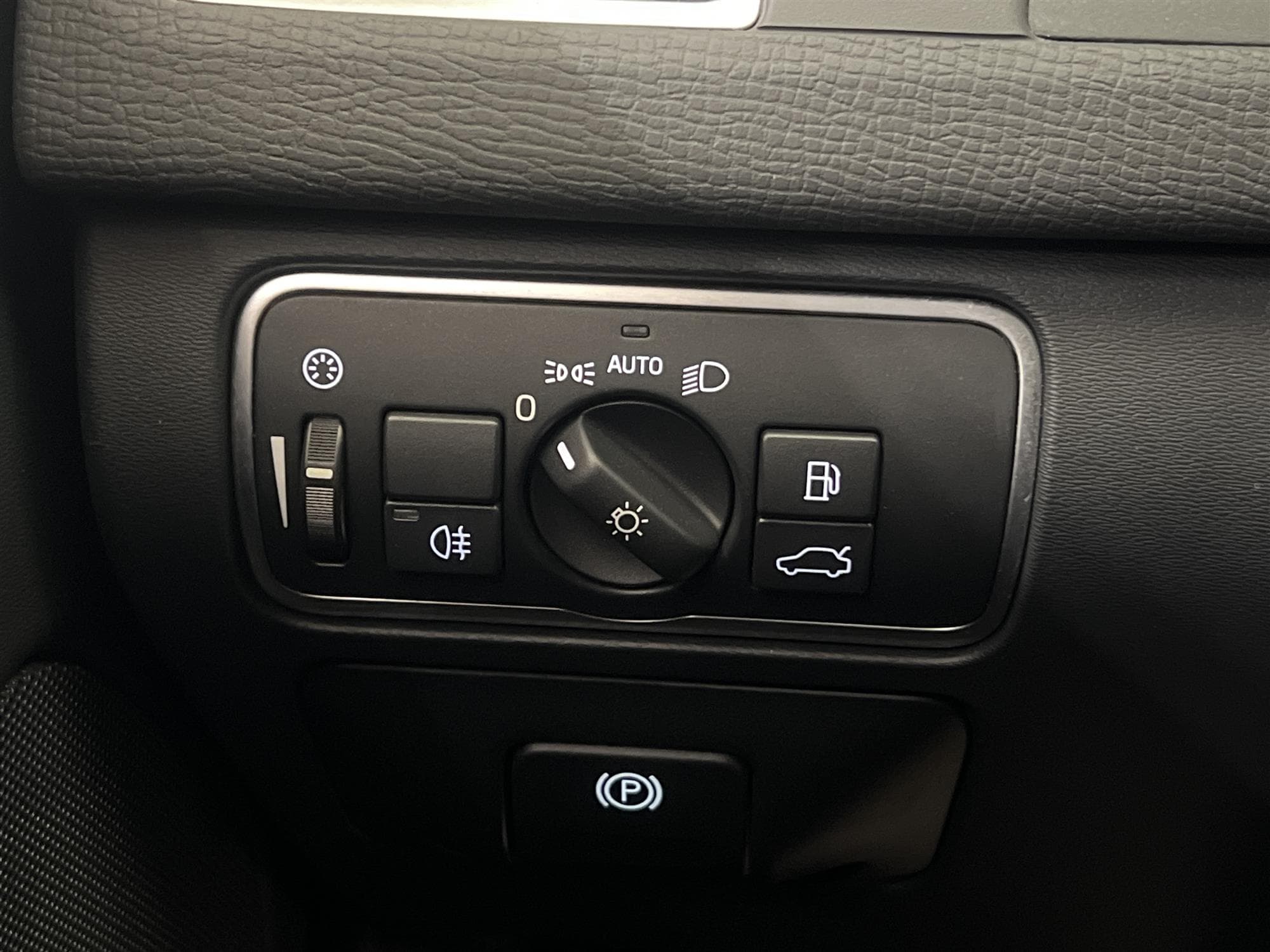 Volvo XC60 D4 AWD 190hk M-Värm D-Värm Drag BLIS Adaptiv 