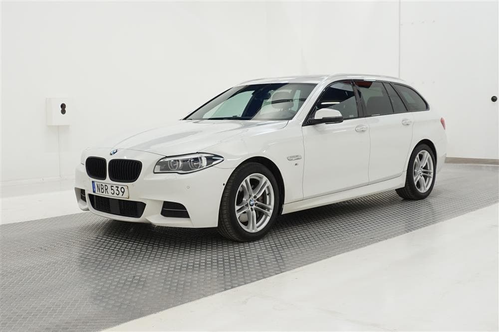 BMW 530d xDrive 258hk M-Sport Panorama Harman/Kardon HUD exteriör