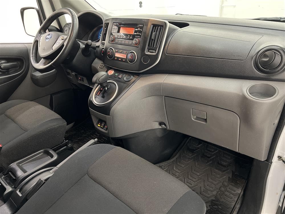 Nissan e-NV200 40,0 kWh Aut 109hk El-Skåpbil Kamera Moms  