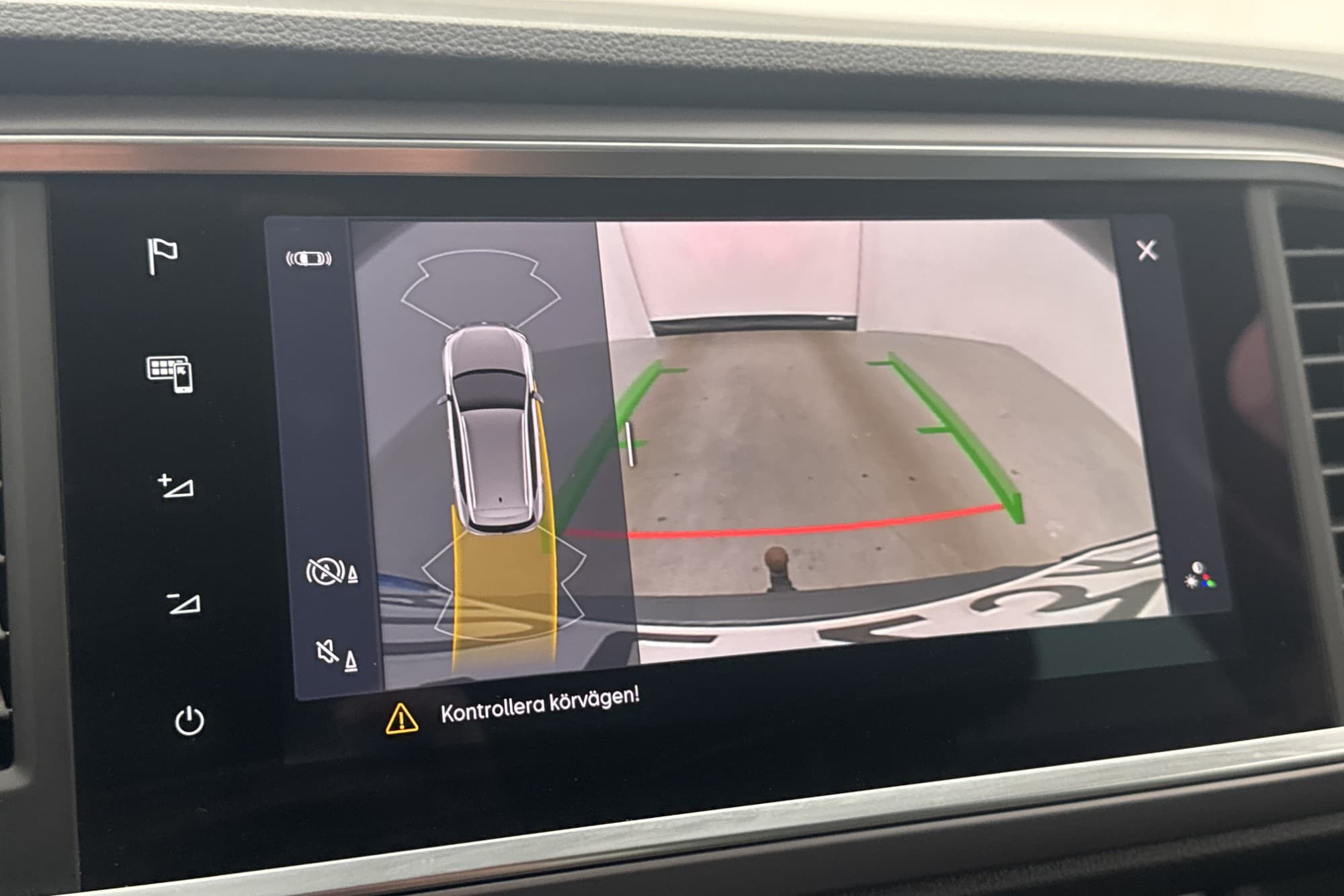 SEAT Ateca 150hk FR Cockpit Värmare Kamera Drag CarPlay MOMS