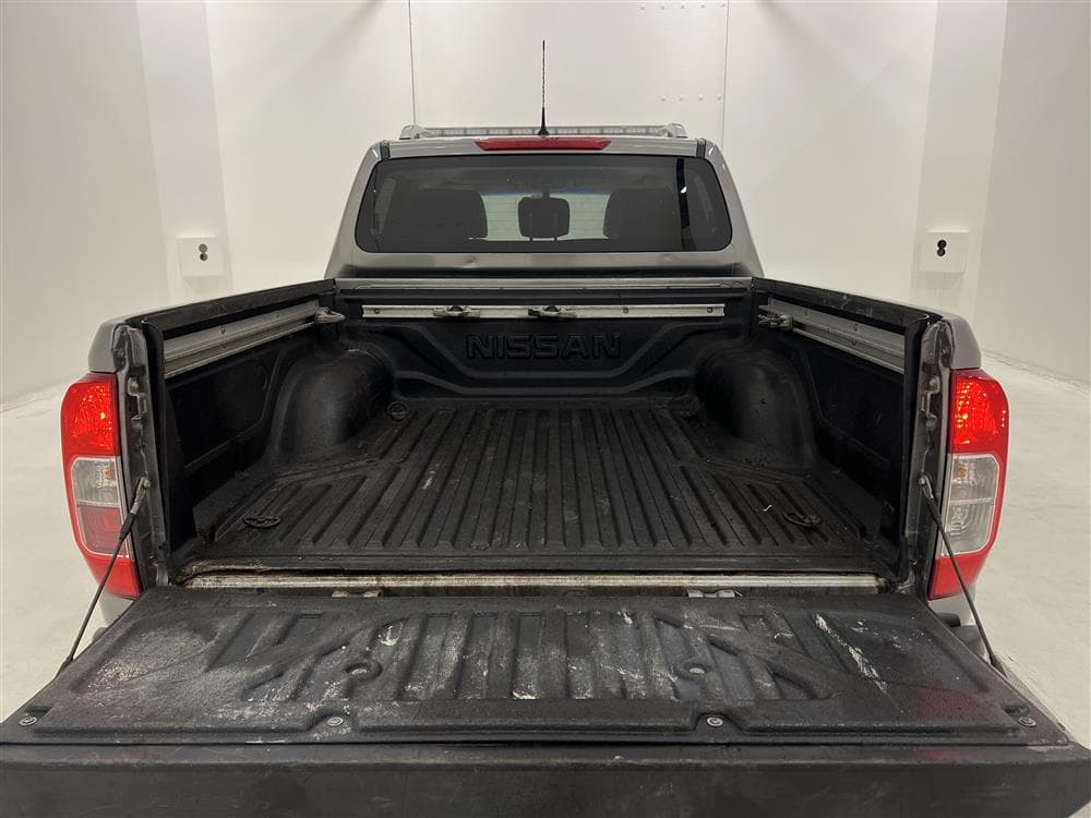 Nissan Navara 2.3 dCi Tekna 4x4 Eu6 190hk Diff Moms interiör