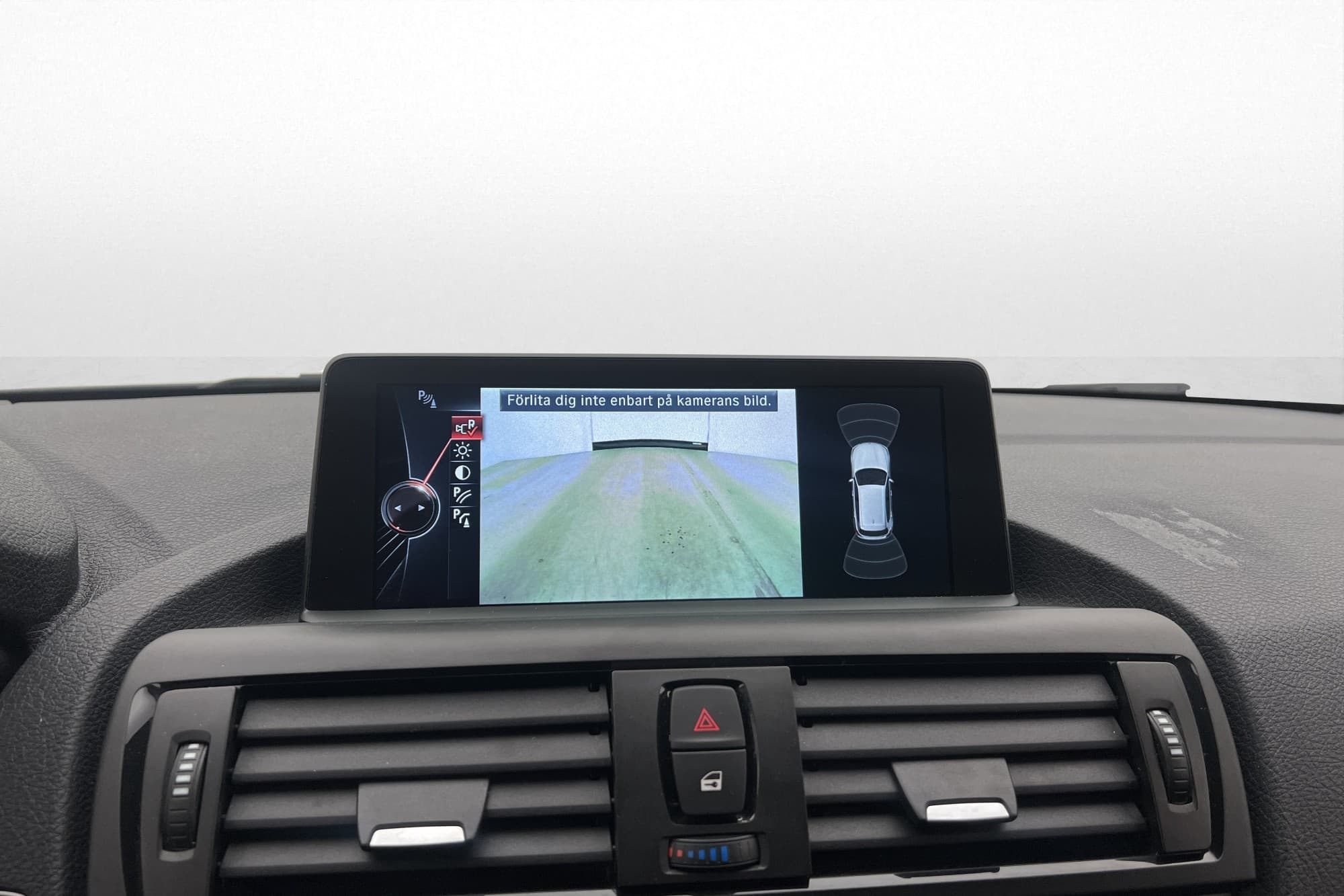 BMW 118 d 143hk Sport line Kamera Navi Skinn Elstolar