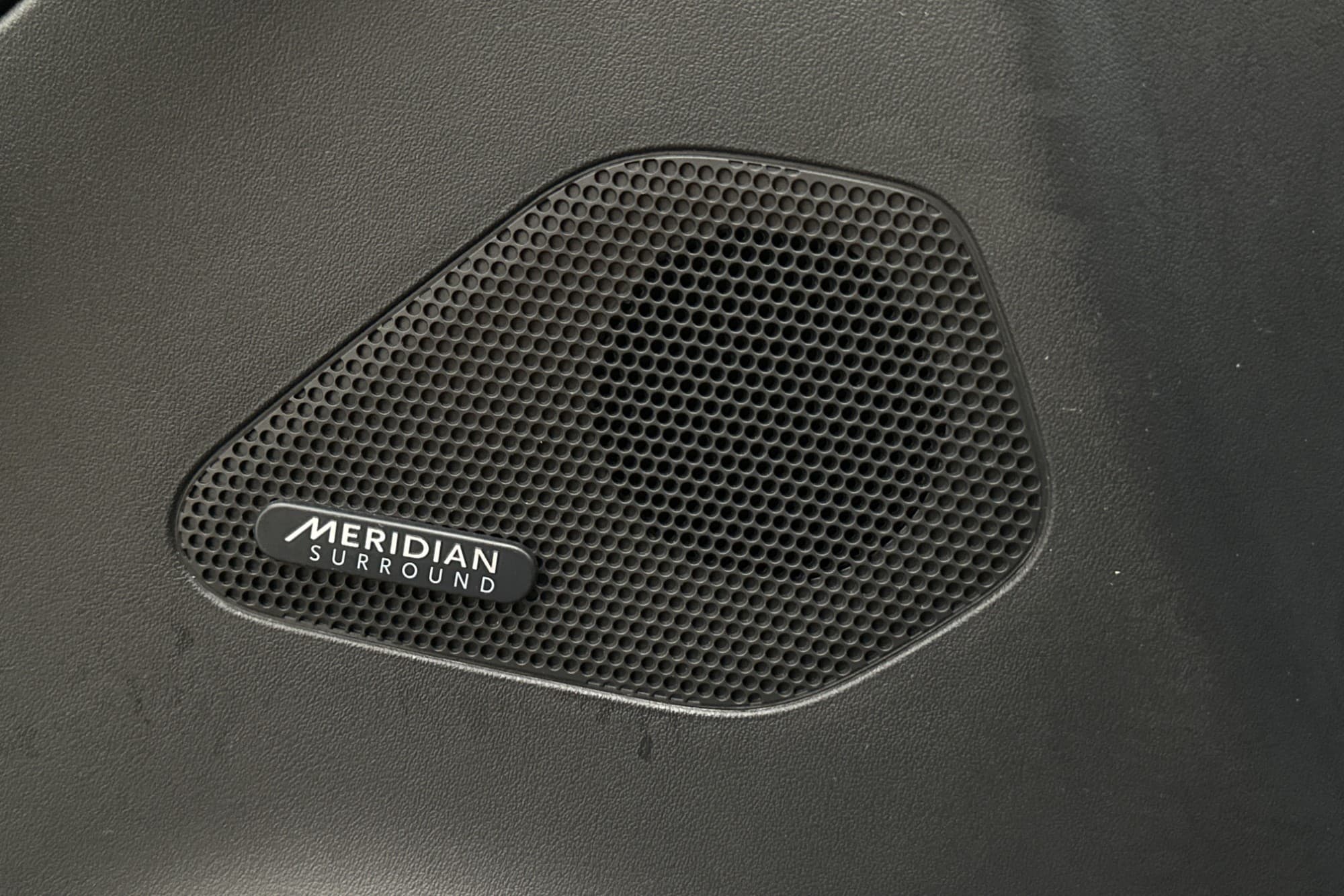 Jaguar F-Pace 25d AWD Portfolio Pano Meridian Kamera Skinn