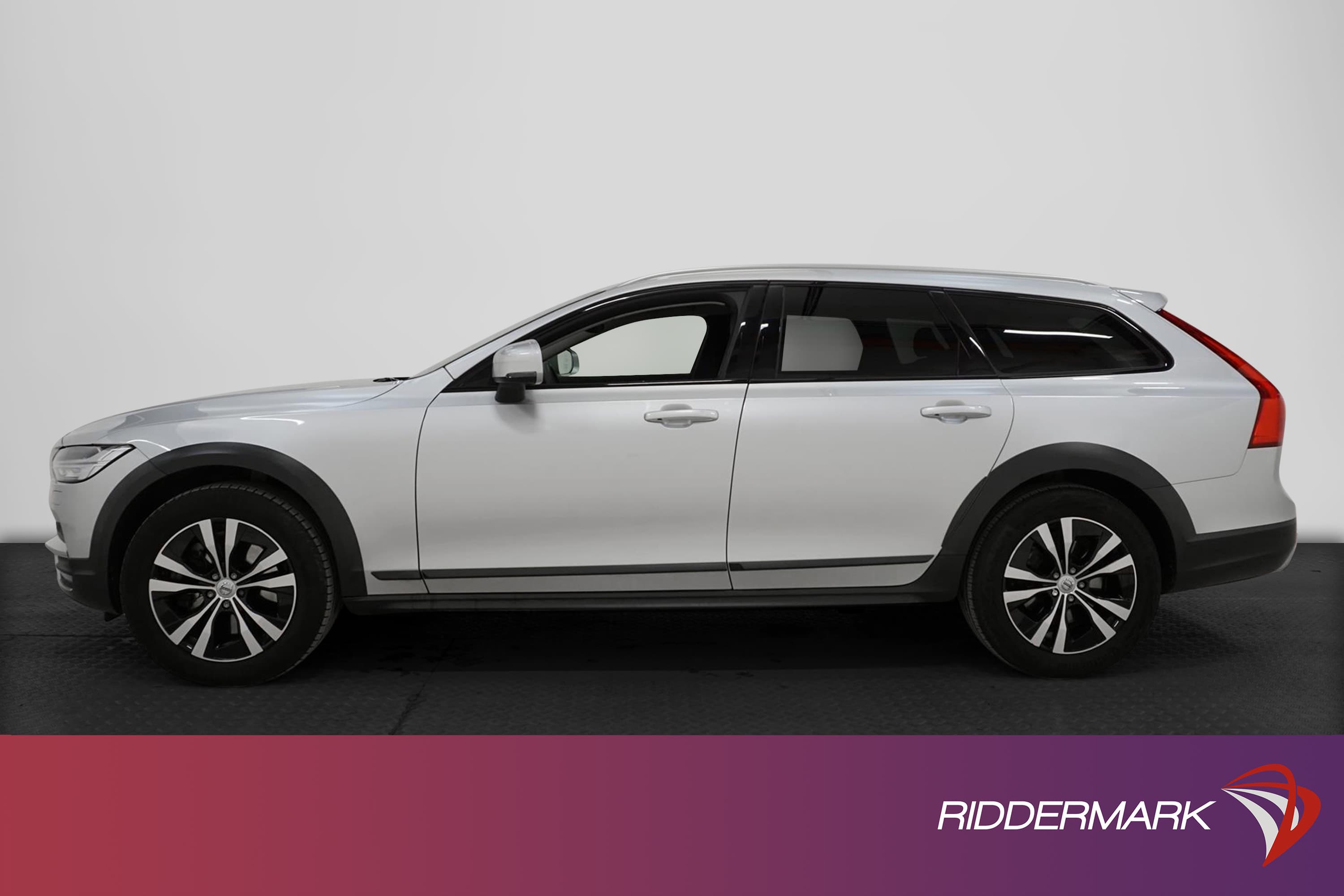 Volvo V90 Cross Country D4 AWD Momentum Skinn Navi VOC
