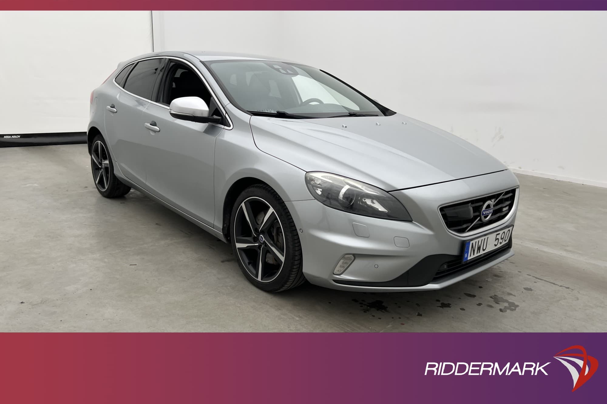 Volvo V40 D4