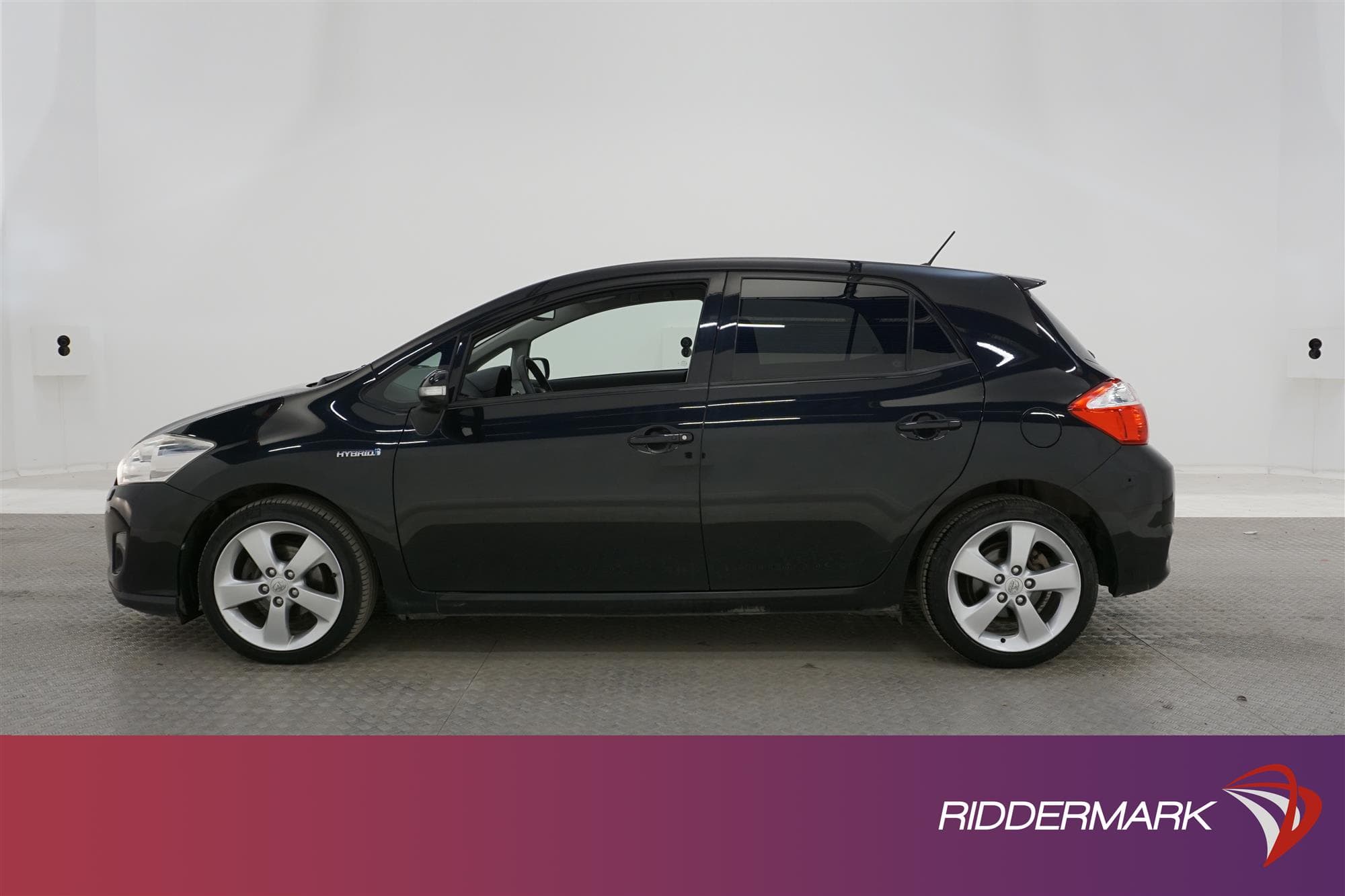 Toyota Auris Hybrid e-CVT 136hk 2 Brukare