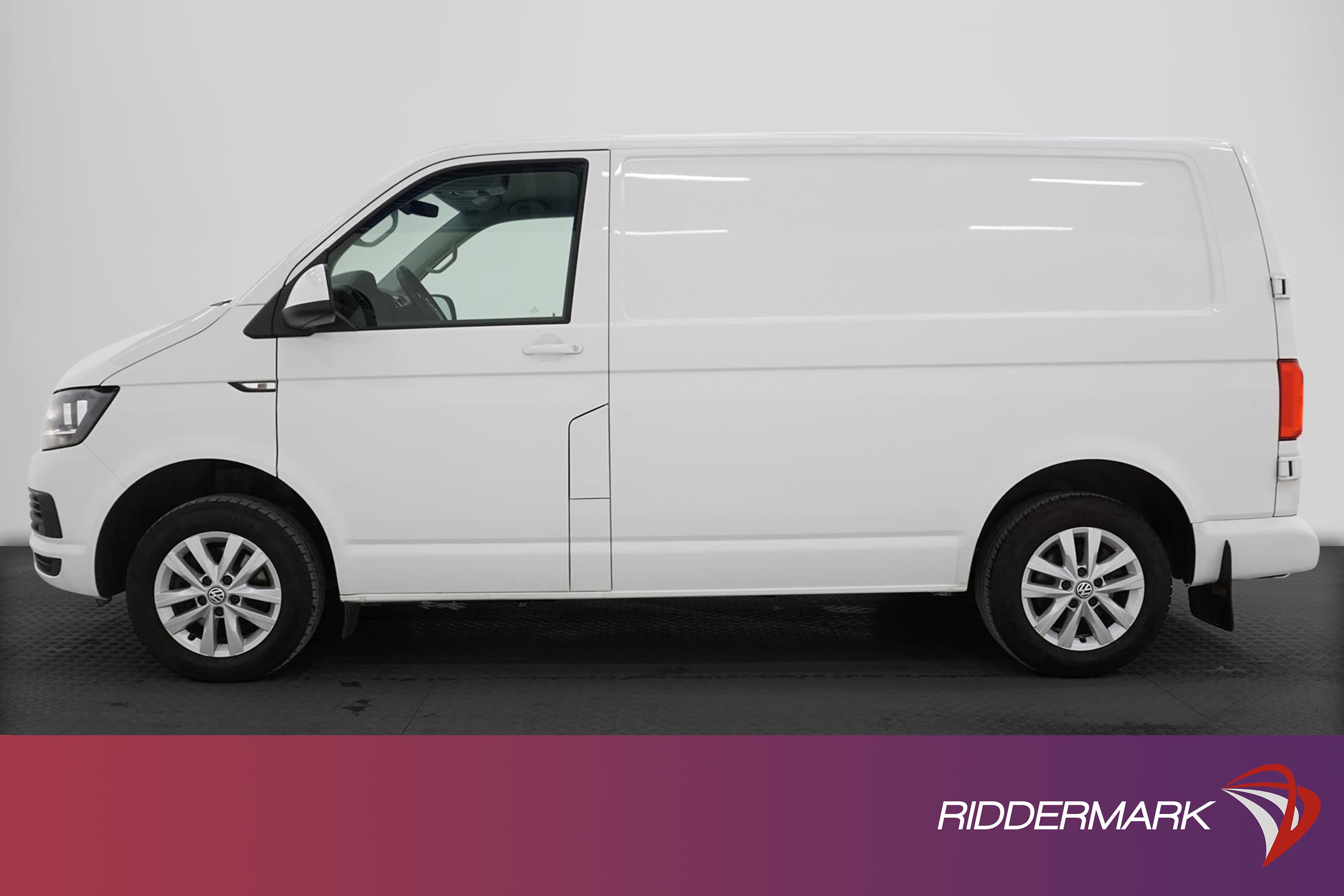 Volkswagen Transporter 2.0TDI PDC Dragkrok Värmare Moms