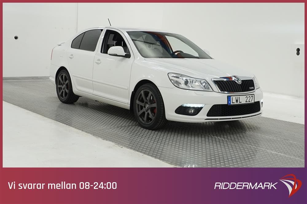 Skoda Octavia II RS 2.0 TSI 200hk Dragkrok Halvskinnexteriör