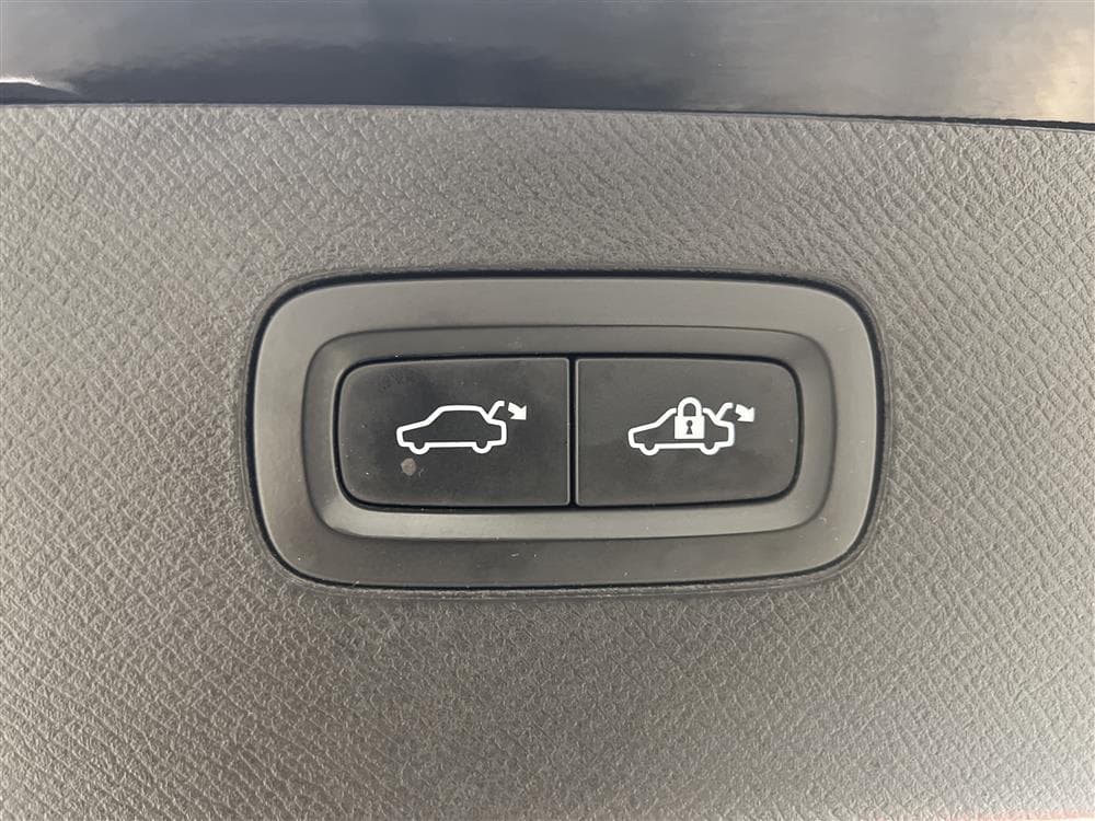 Volvo XC90 D5 225hk AWD Inscription D-Värm VOC B-Kamera Naviinteriör