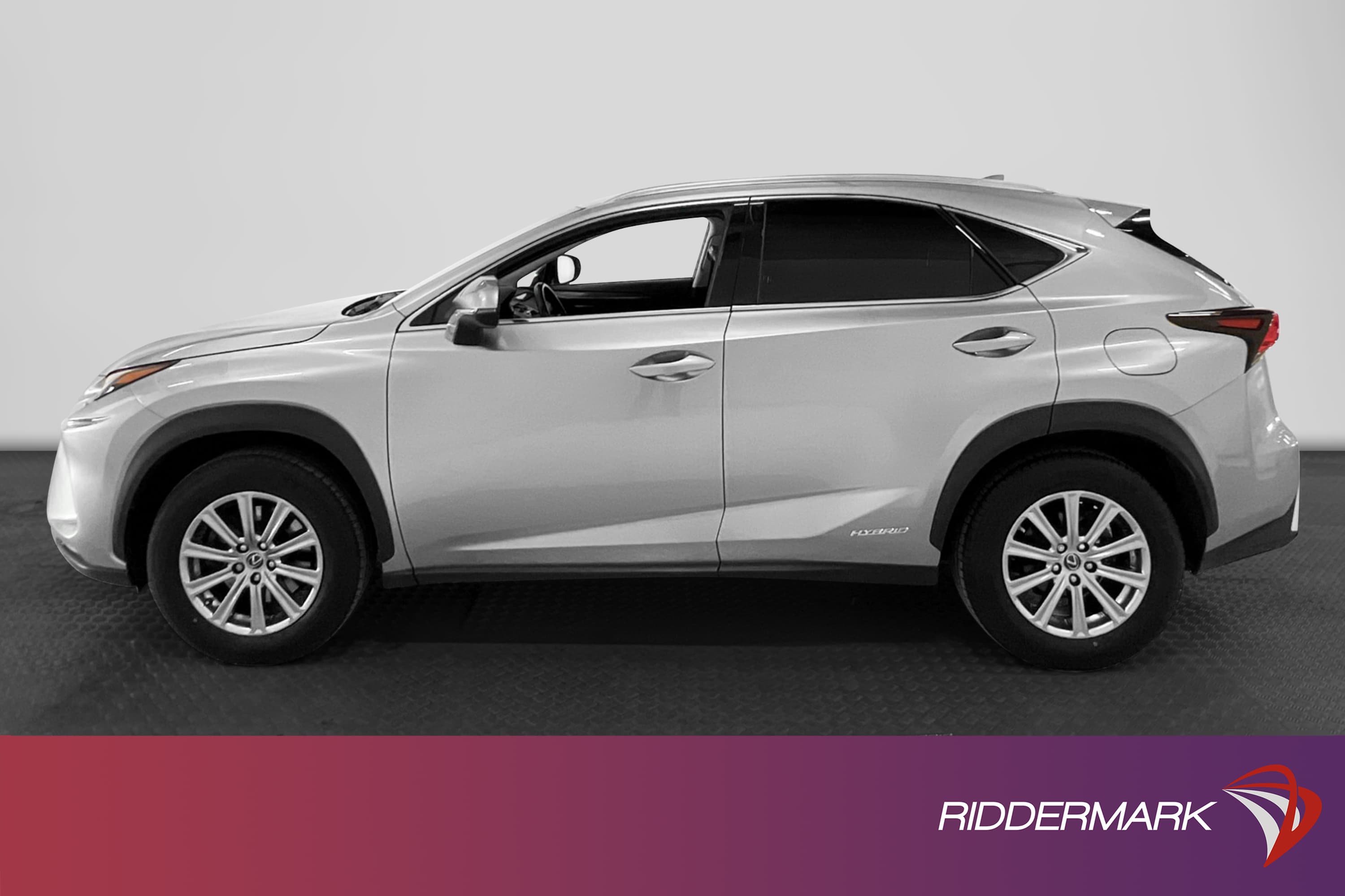 Lexus NX 300h AWD 2.5  E-CVT 197hk