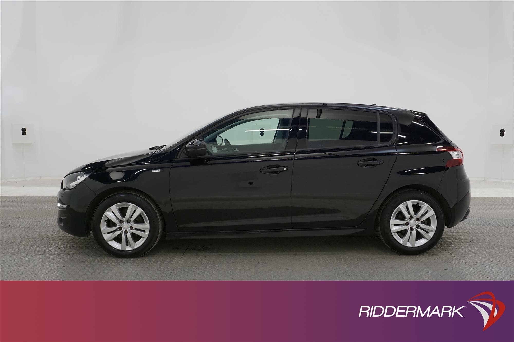 Peugeot 308 1.2 e-THP 130hk