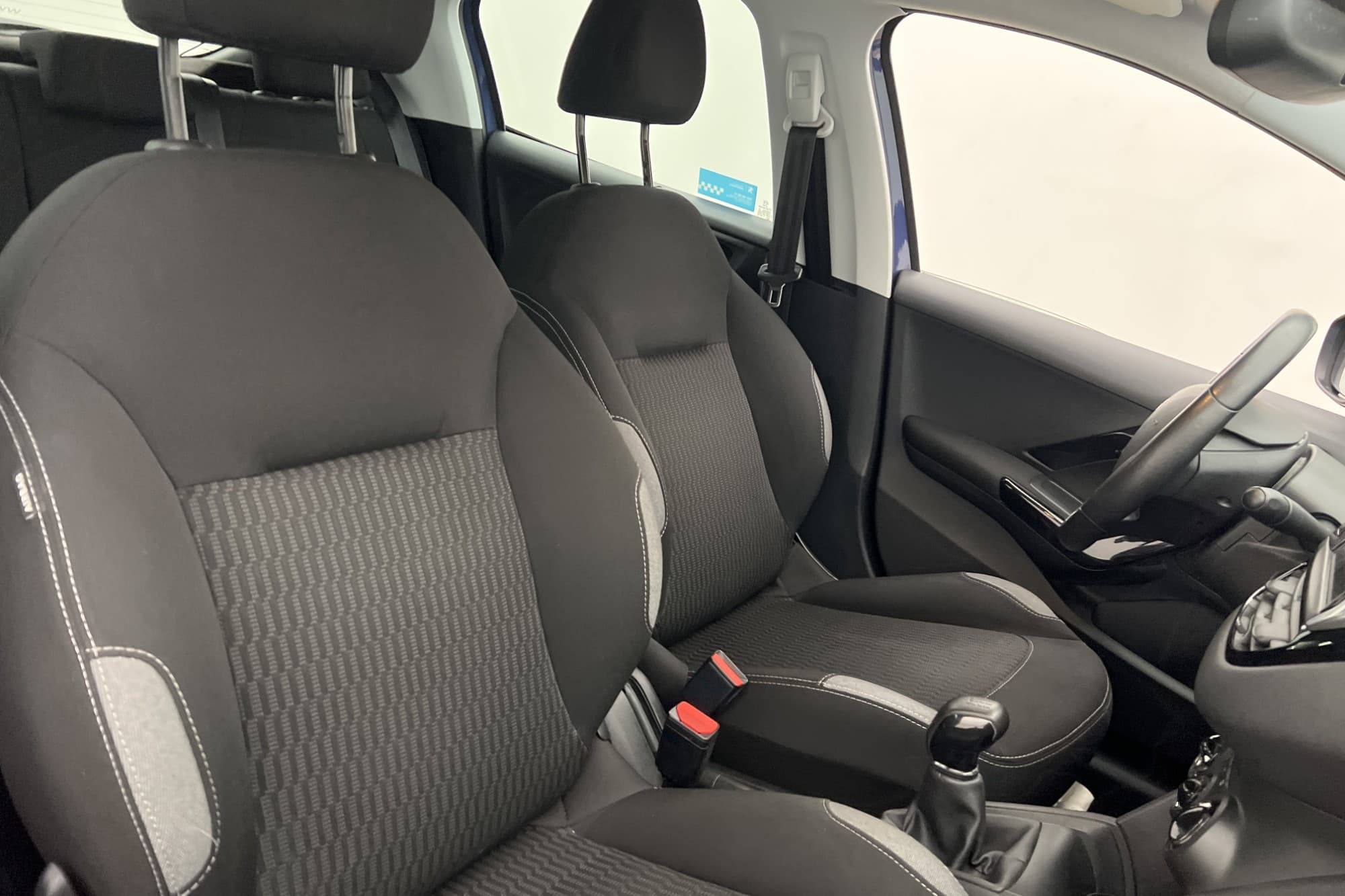 Peugeot 208 1.2 VTi 82hk P-Sensorer Farthållare 0.45l/mil