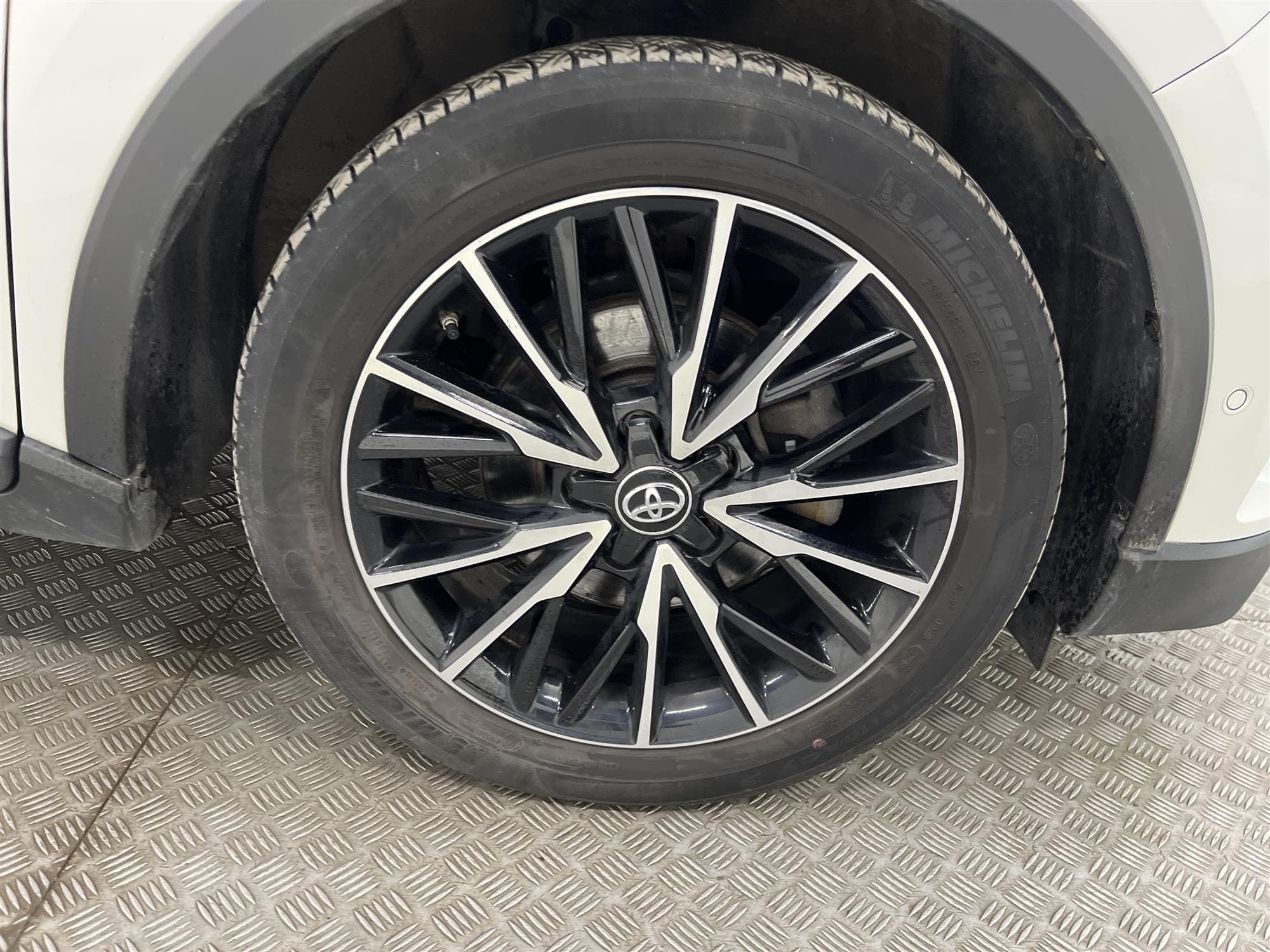 Toyota C-HR  Hybrid 122hk Executive JBL Navi Skinn Dragkrok