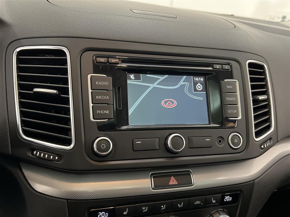 Volkswagen Sharan TDI 4M 140hk 7sits Pano B-Kamera Navi Draginteriör