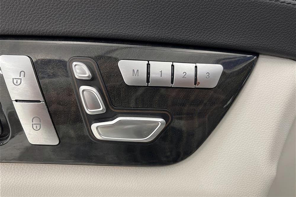 Mercedes-Benz CLS 350 4M 258hk AMG 360° D-värm H/K 0,61l/milinteriör