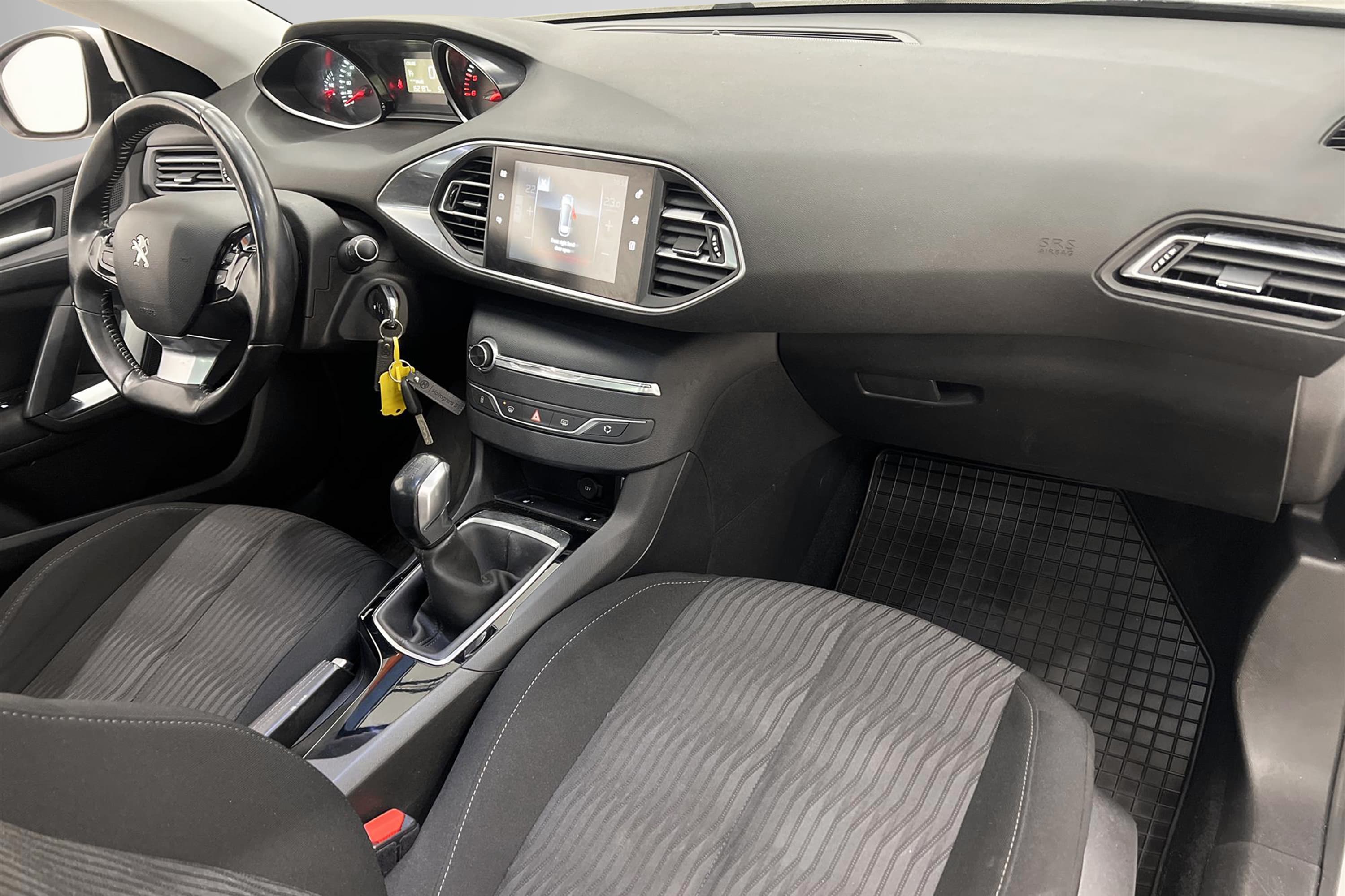 Peugeot 308 1.6 BlueHDi 99hk Active Pano Sensorer Välservad