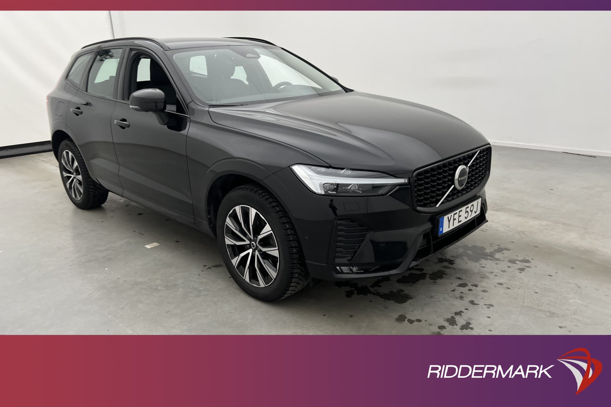 Volvo XC60 B5 AWD Plus Dark H/K Skinn 360° Google P-Värmare 