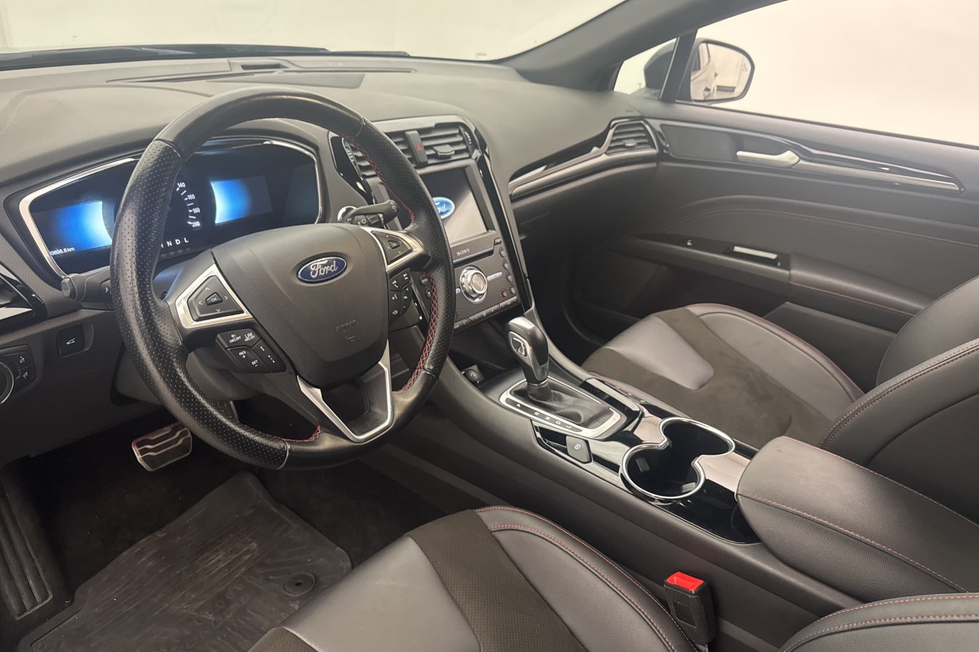 Ford Mondeo Hybrid ST-Line Kamera Navigation 1-Brukare MOMS