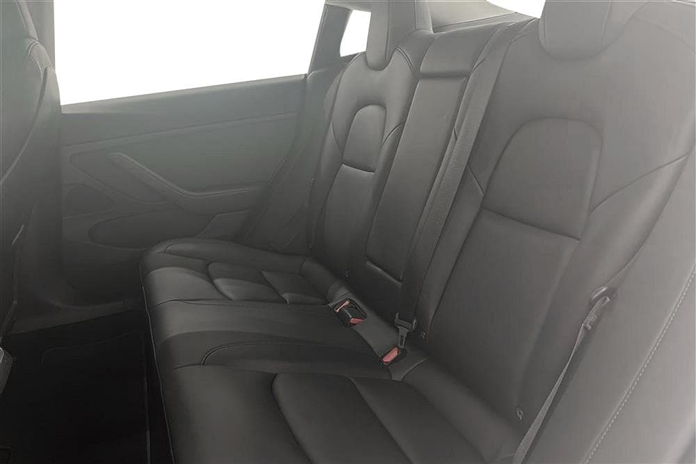 Tesla Model 3 Long Range AWD 440hk Svensksåld Premium