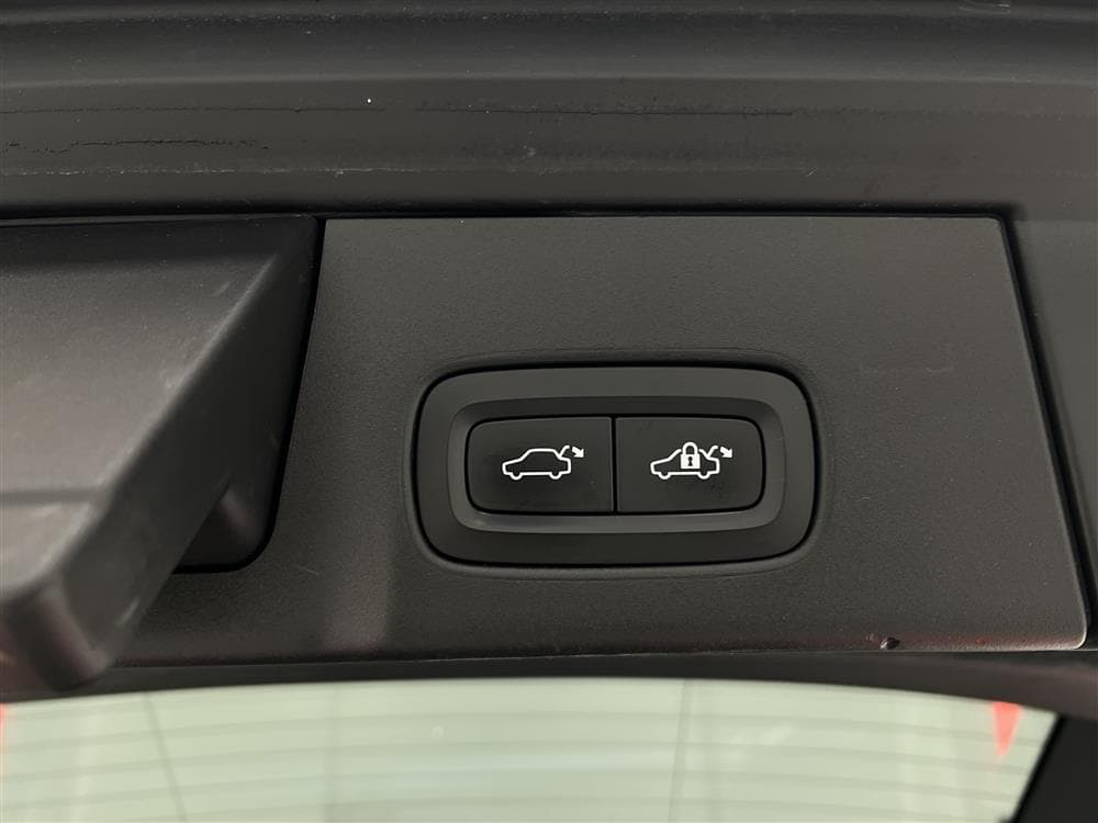 Volvo V90 D5 AWD Inscription VOC Pano B&W 360° HUD 0,49L/Mil
