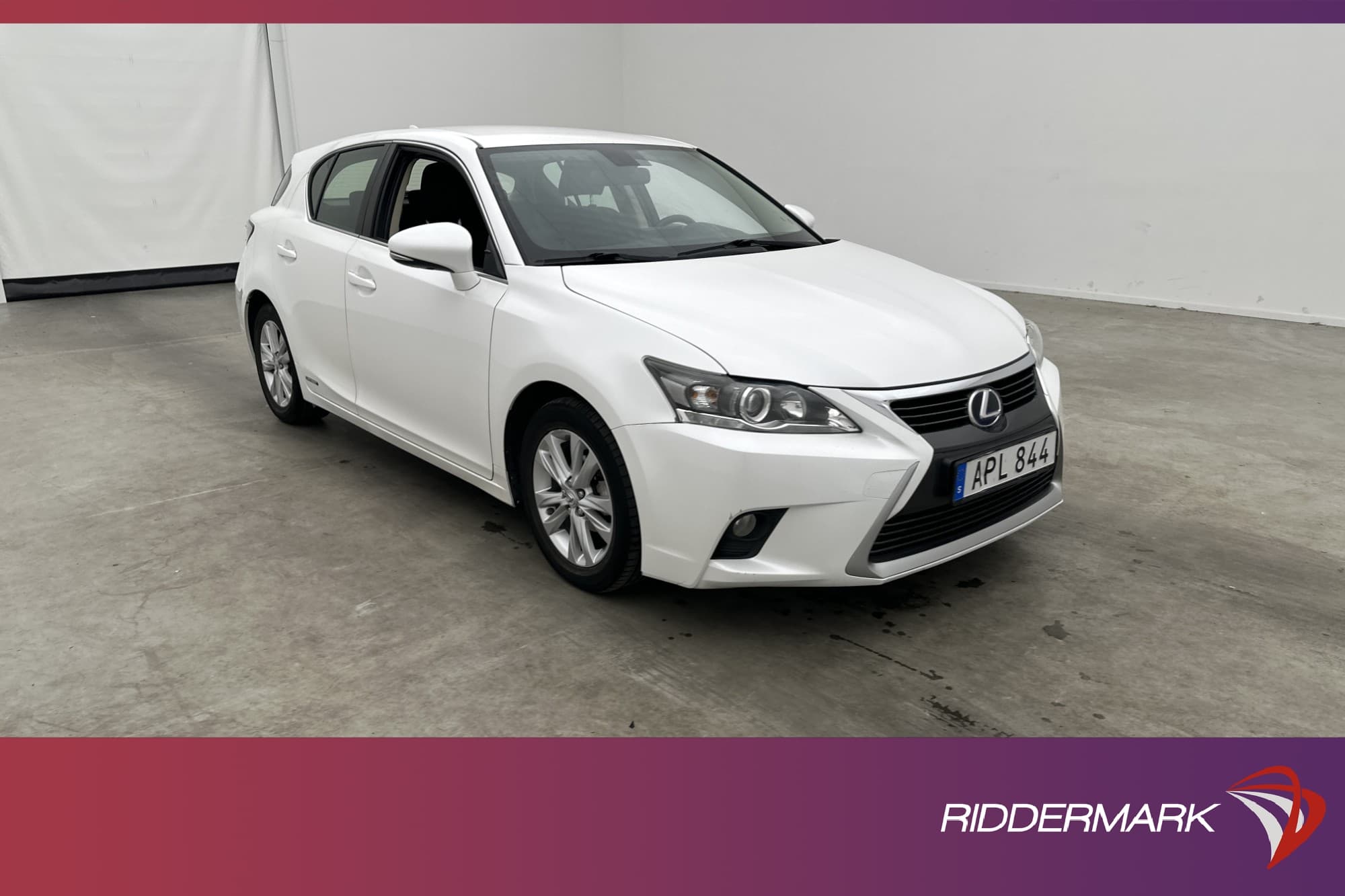 Lexus CT 200h CVT 136hk