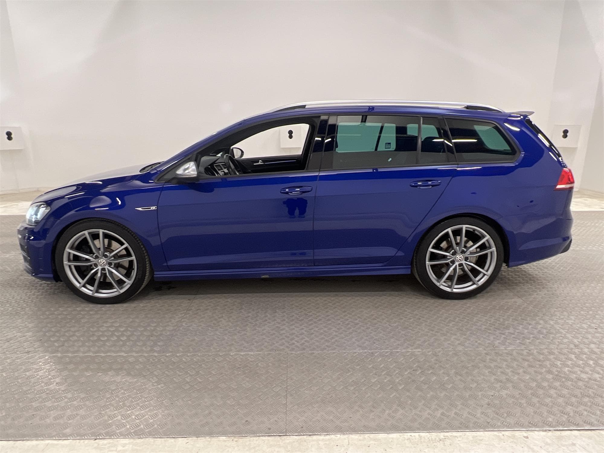 Volkswagen Golf R 4M 300hk