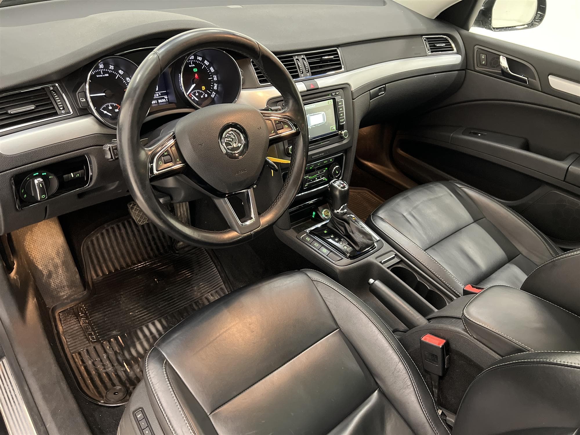 Skoda Superb 2.0 TDI 4x4 170hk Navi D-Värm Pano 0,56L/mil