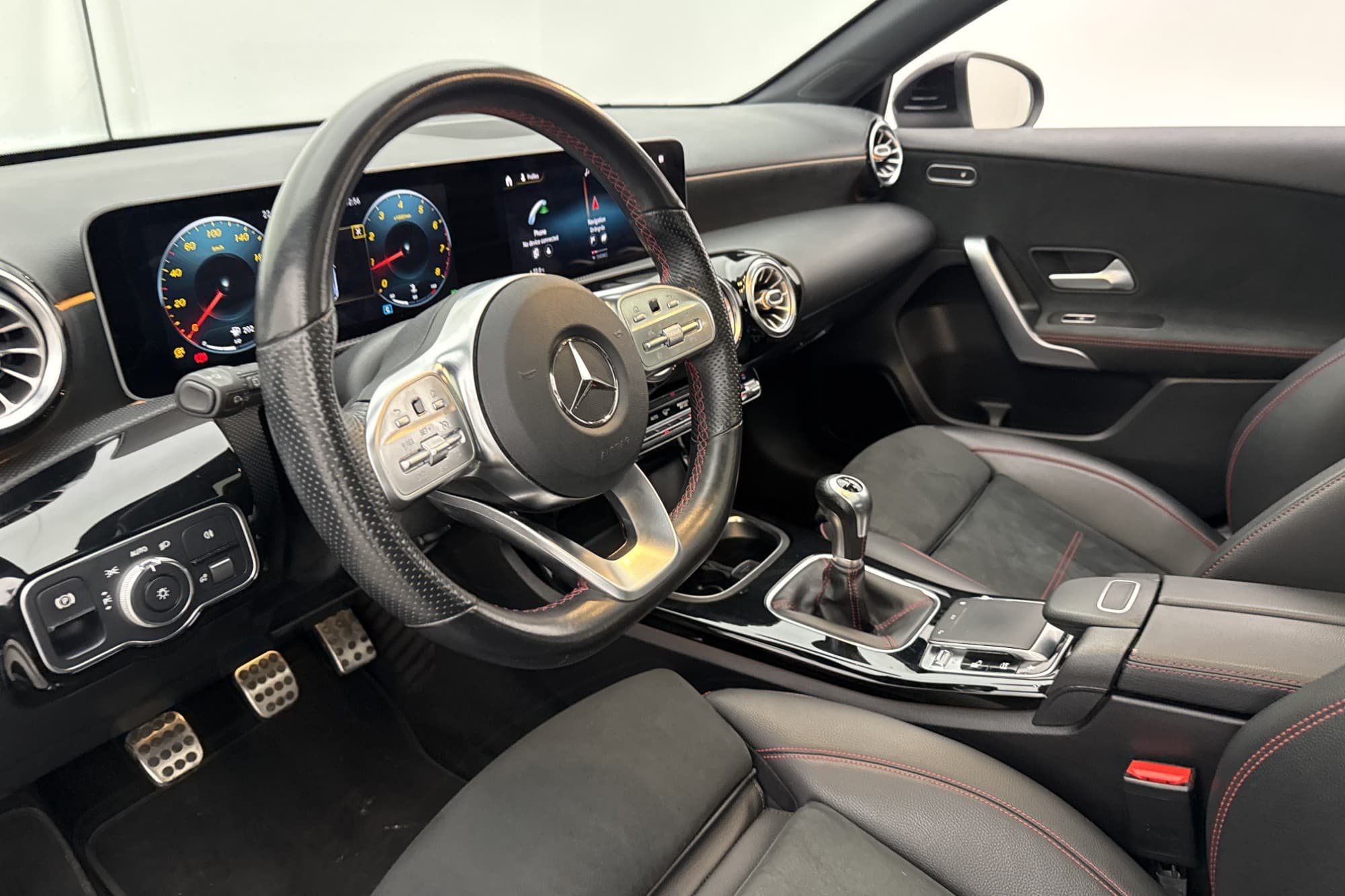 Mercedes-Benz A 180 AMG Pano Kamera Widescreen Navi