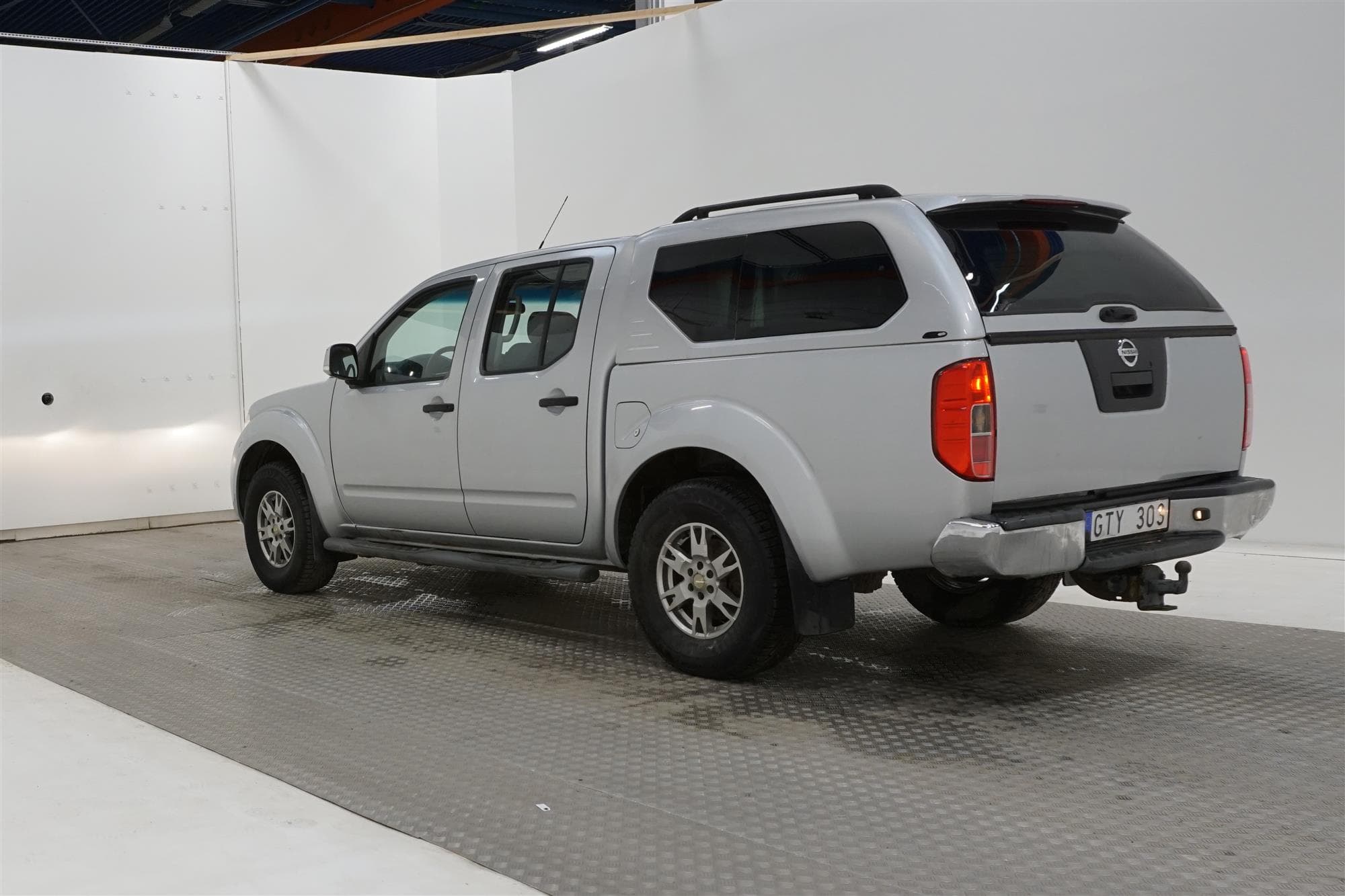Nissan Navara 2.5dCi Automat 4x4 190hk Diff Dragkrok Moms 
