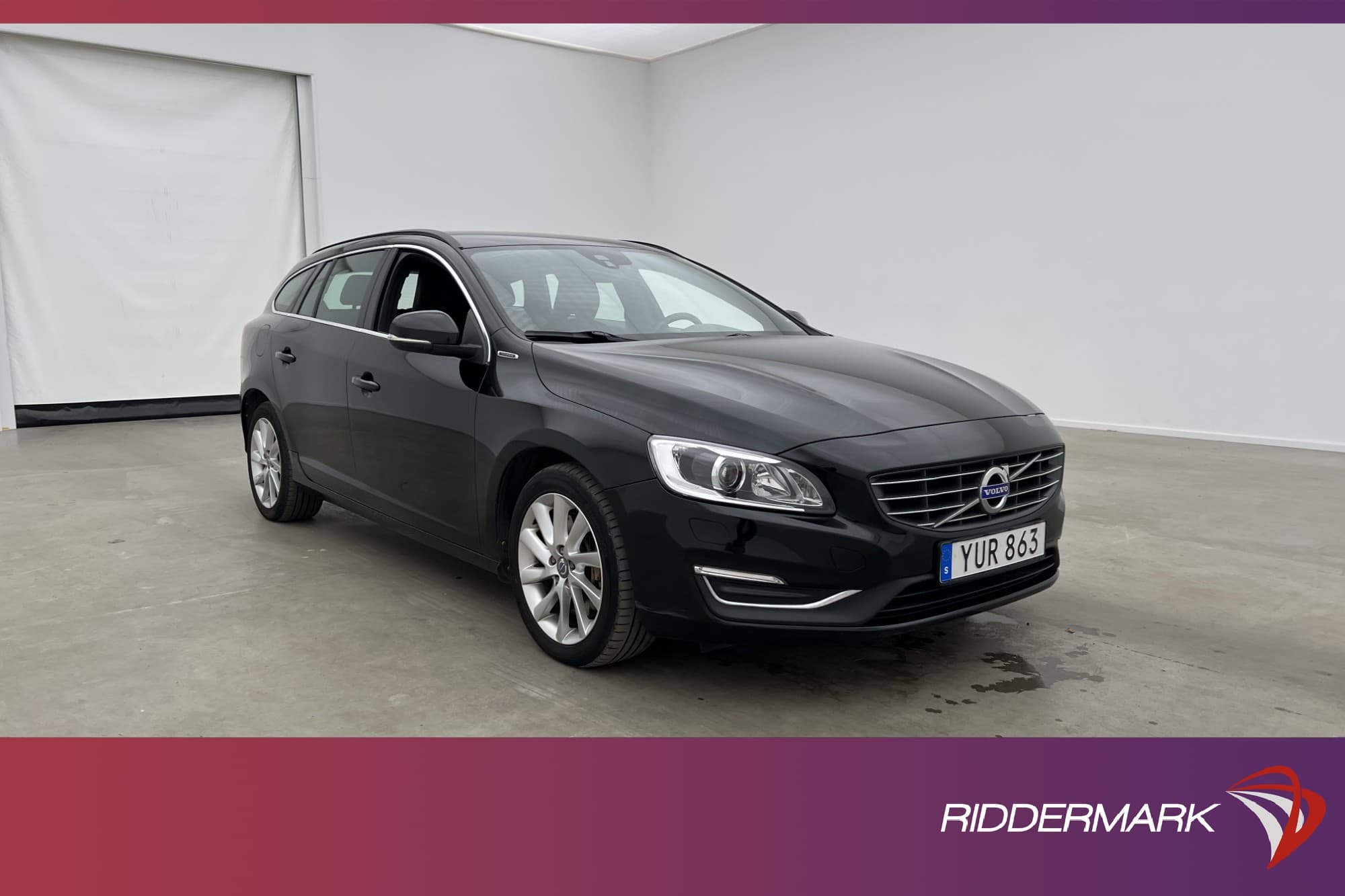 Volvo V60 D5 Plug-in AWD 231hk Momentum VOC Värmare Sensorer
