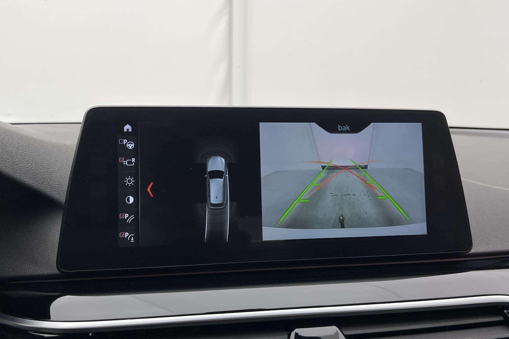 BMW 520 d xDrive 190hk Sport line Kamera Navi HiFi Drag