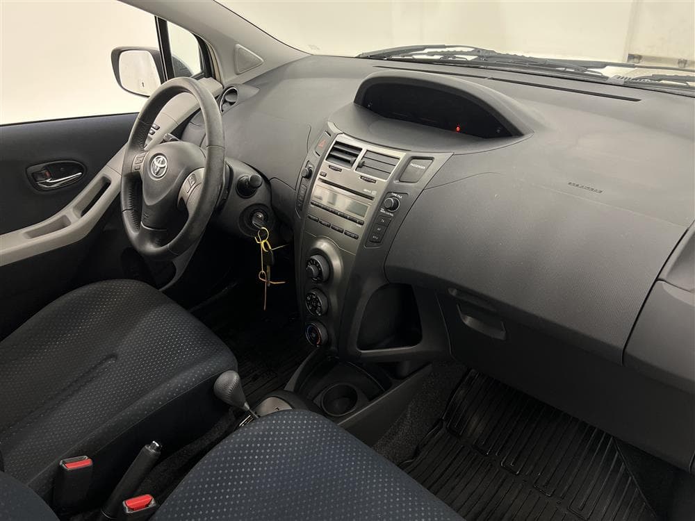 Toyota Yaris 1.33 5dr 100hk Låg Skatt Välservad 0,44L/Mil
