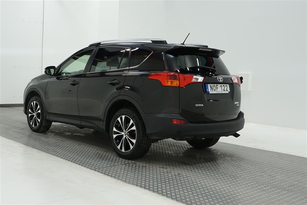 Toyota RAV4 2.2 D-4D D-CAT 150hk B-Kamera Nyservadexteriör