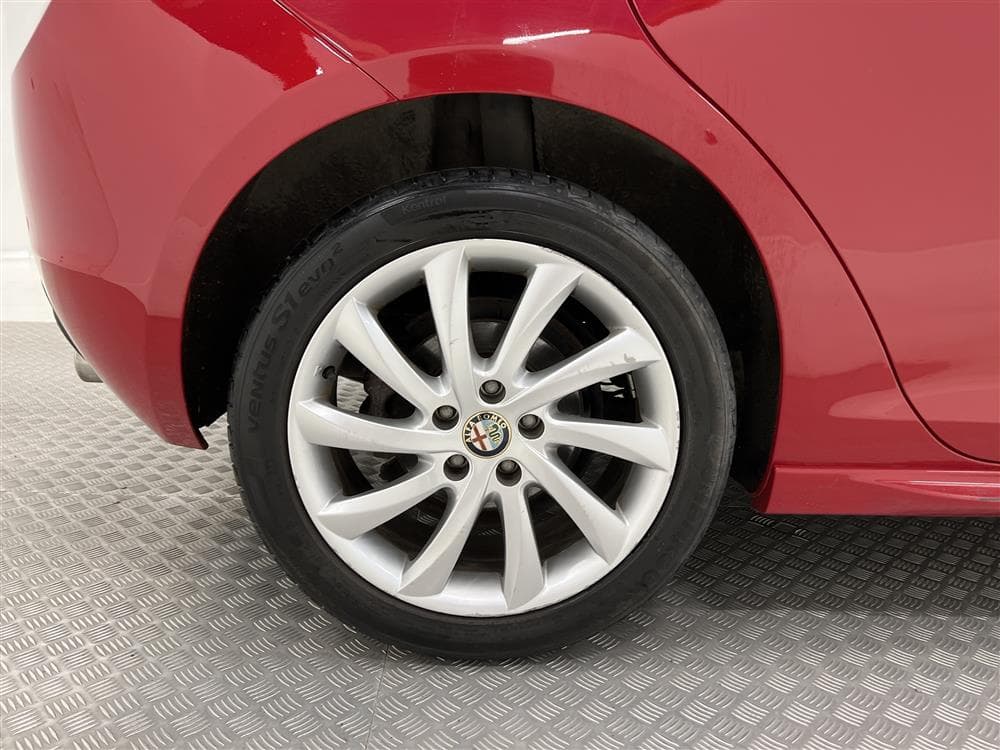 Alfa Romeo Giulietta 2.0 140hk Distinctive BOSE 0,45l/milinteriör