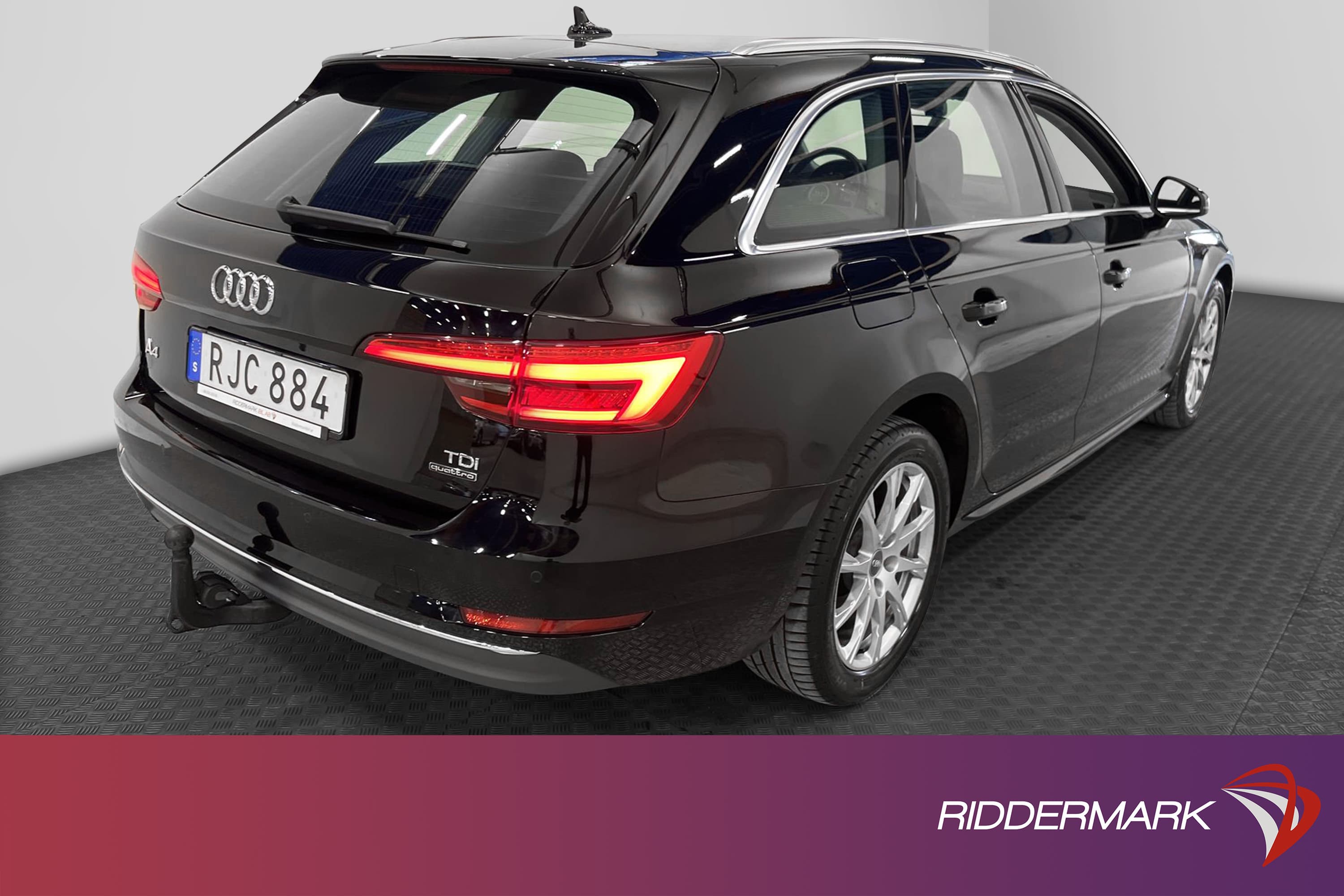 Audi A4 2.0 TDI Quattro 190hk D-Värmare Drag Audi Connect 