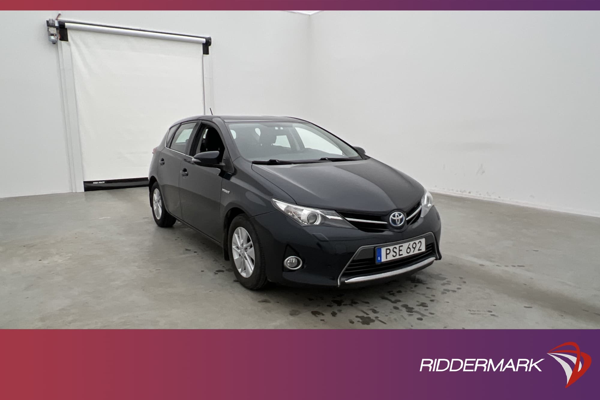 Toyota Auris Hybrid e-CVT 136hk