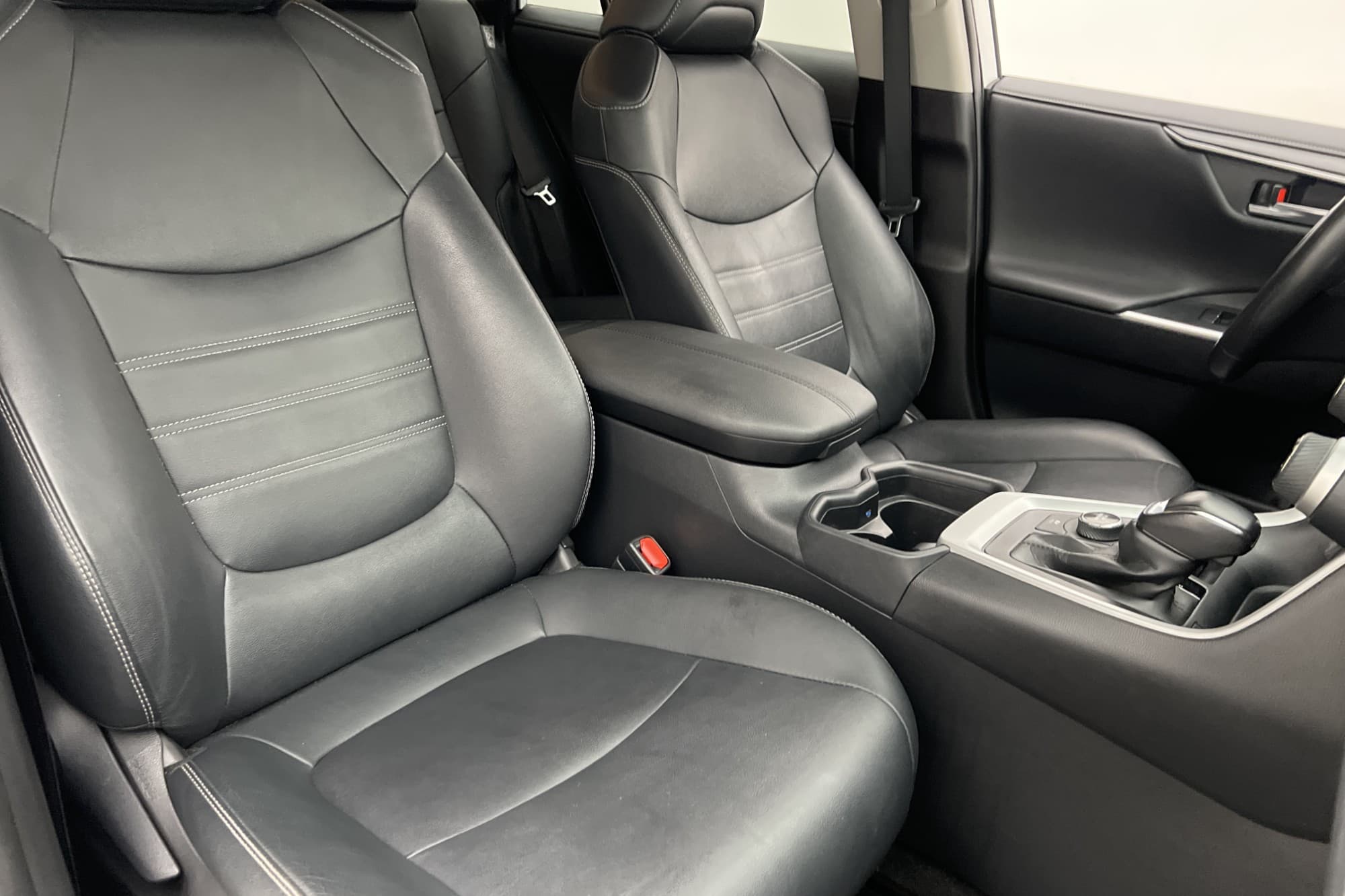 Toyota RAV4 Hybrid AWD Executive Kamera Navi Skinn Rattvärme