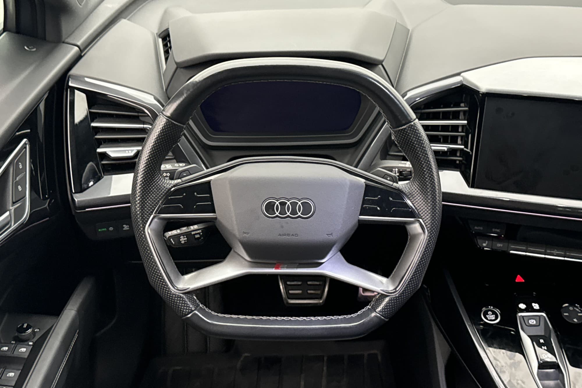 Audi Q4 e-tron 50 Q 299hk S-Line Edt One Sonos Drag MOMS