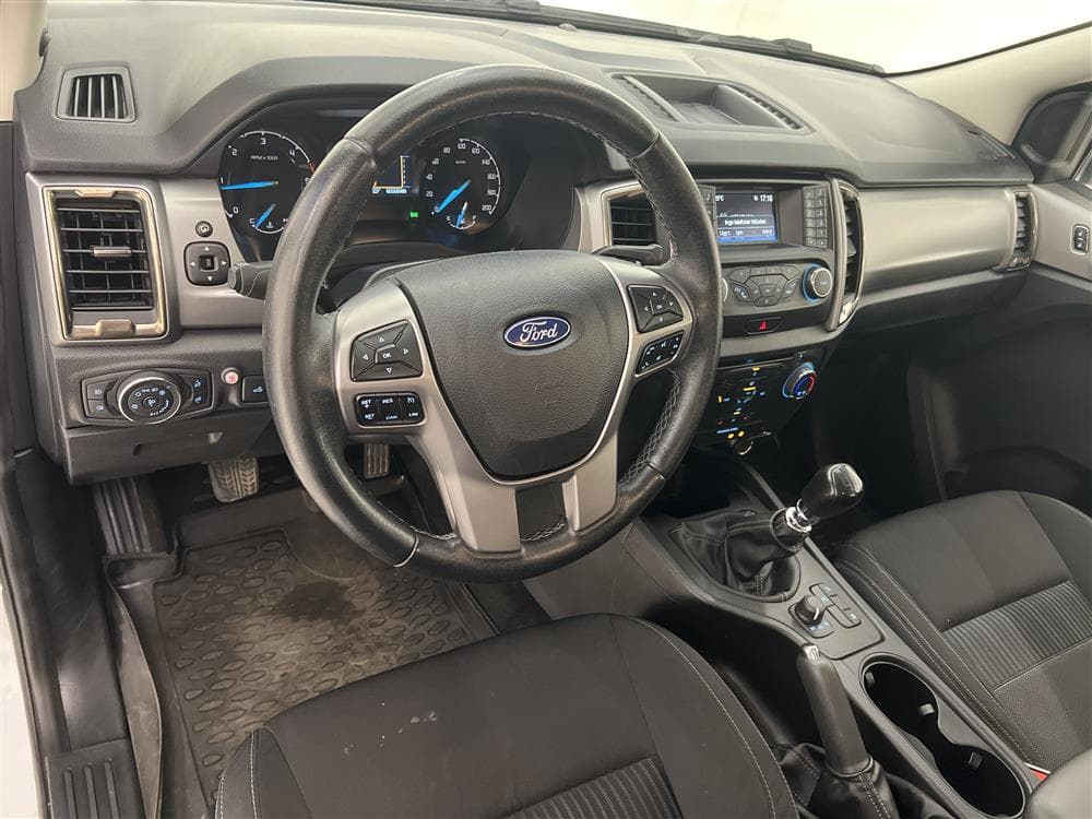 Ford Ranger 2.0 TDCi 4WD 170hk Värmare Dragkrok Moms interiör