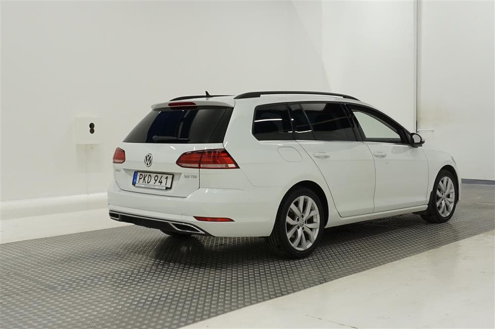 Volkswagen Golf 2.0 TDI 150hk Automat D-Värmare Faceliftexteriör