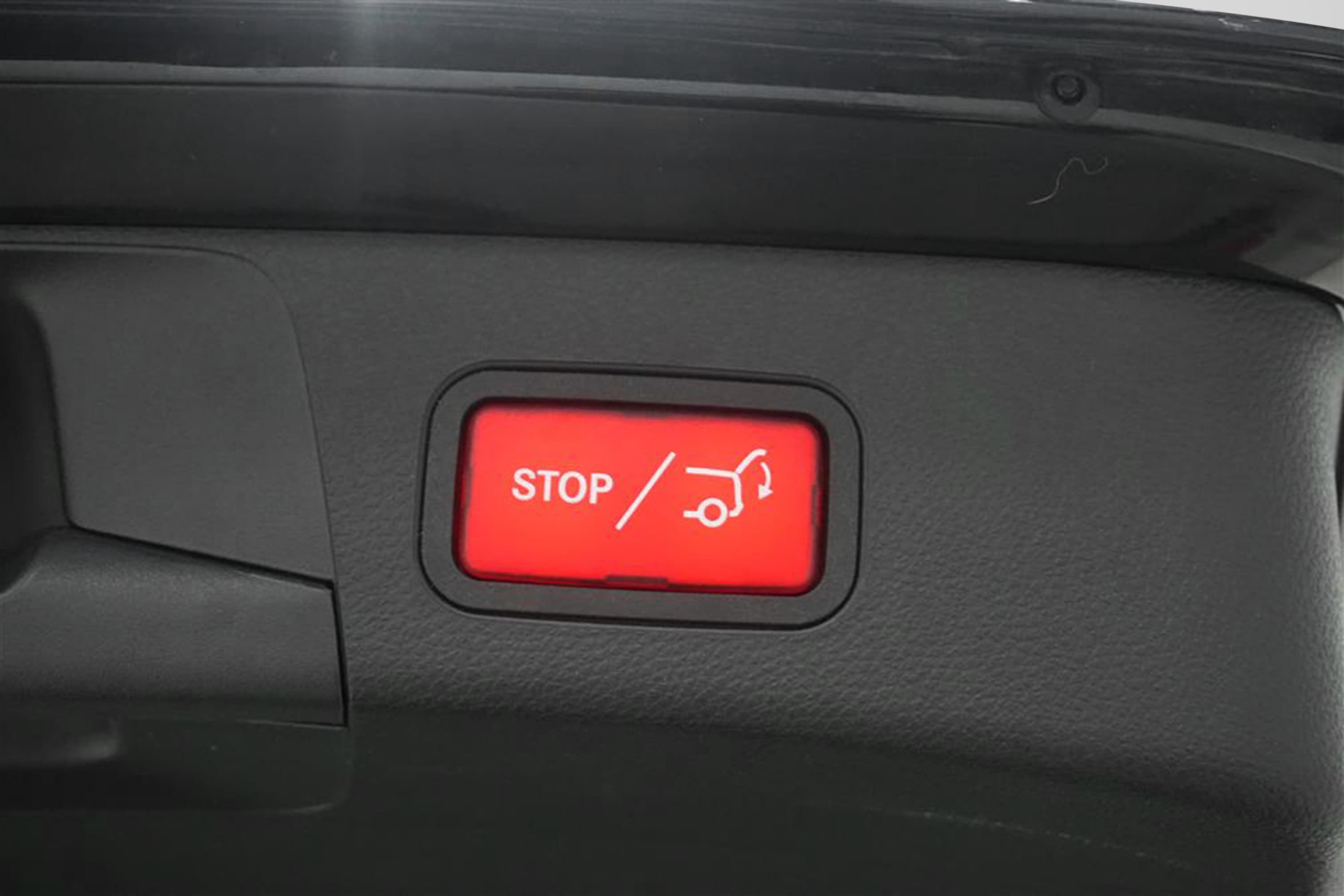 Mercedes-Benz C 220d Avantgarde Kamera Keyless Navi Drag interiör