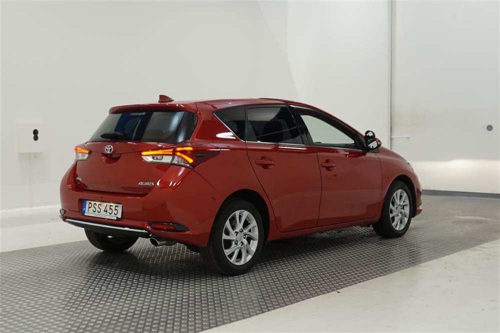 Toyota Auris 1.2T 116hk B-Kam Lane Assist 0,49L/milexteriör