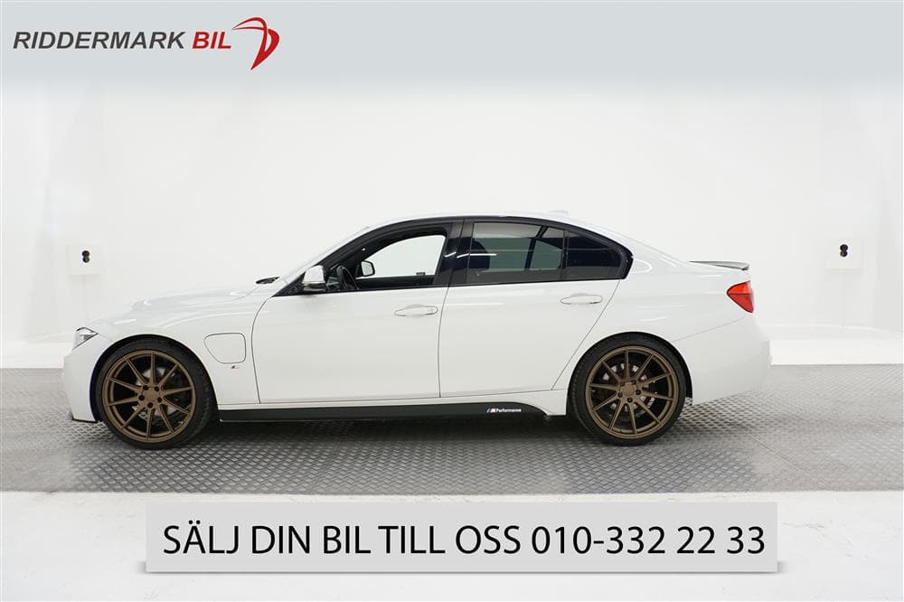 BMW 330e Sedan 252hk