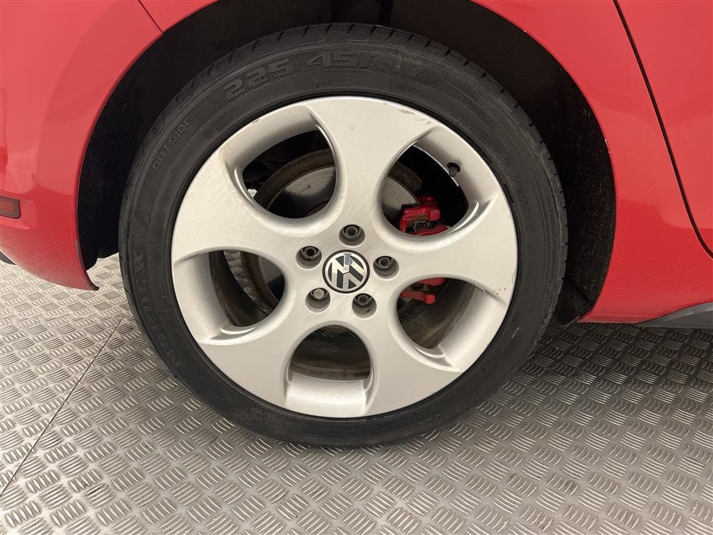 Volkswagen Golf GTI 211hk Välservad Nybesiktigad 0,74l/milinteriör