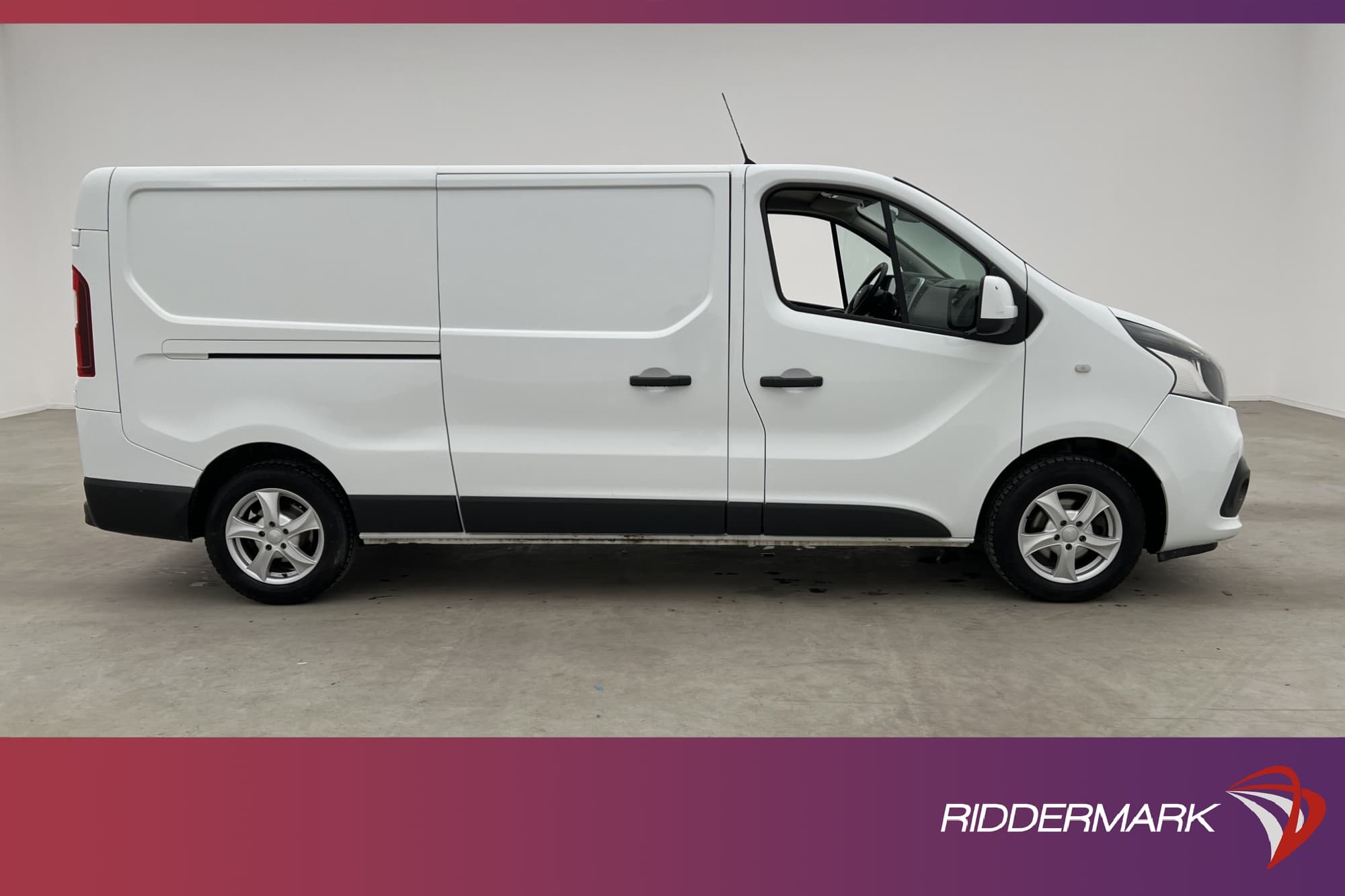 Nissan NV300