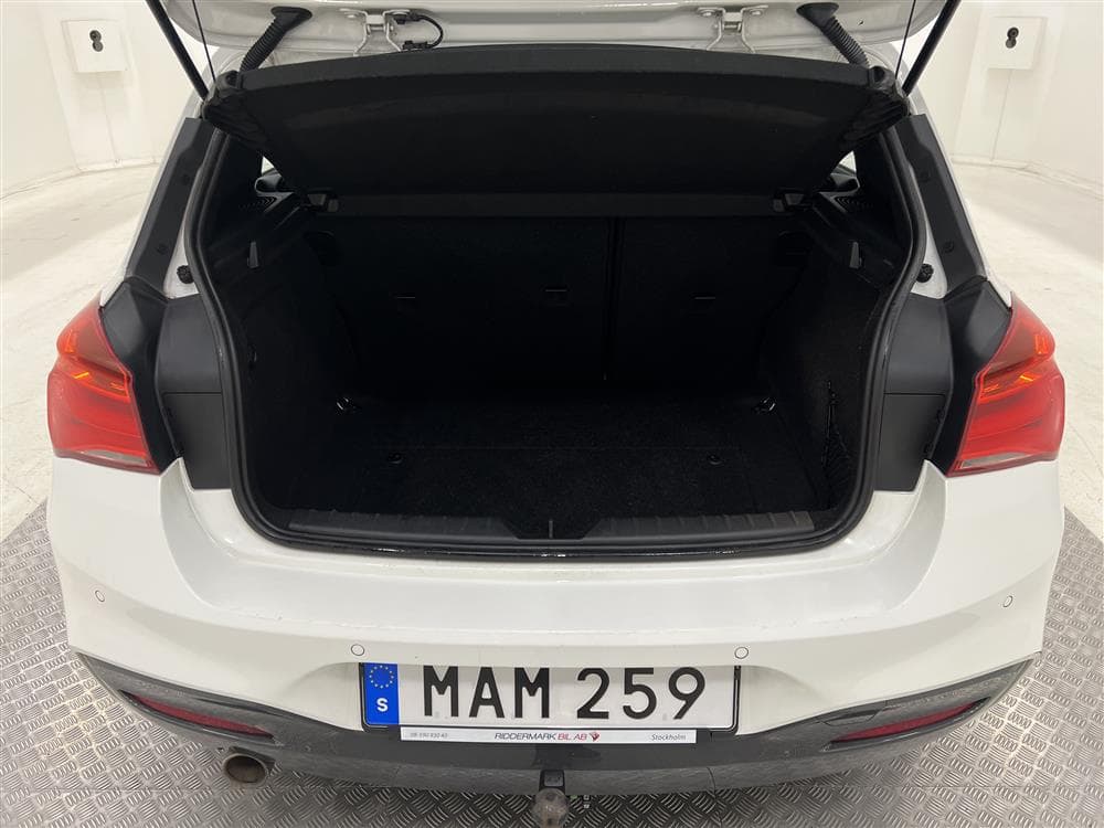 BMW 118d xDrive 5dr, F20 150hk M Sport PDC Alcantara Draginteriör