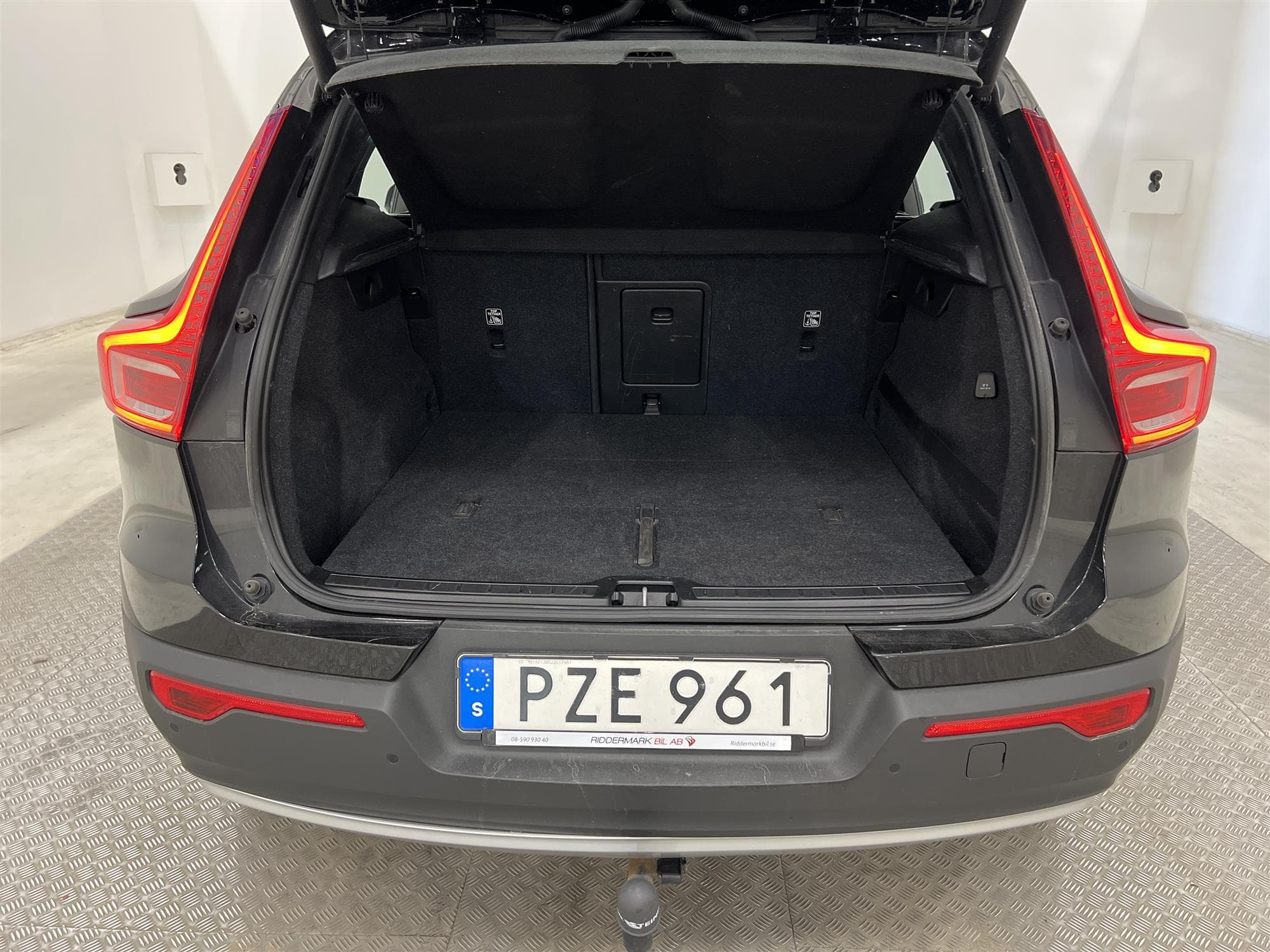 Volvo XC40 T5 AWD 247hk Voc B-Värm Drag B-Kamera Navi BLIS