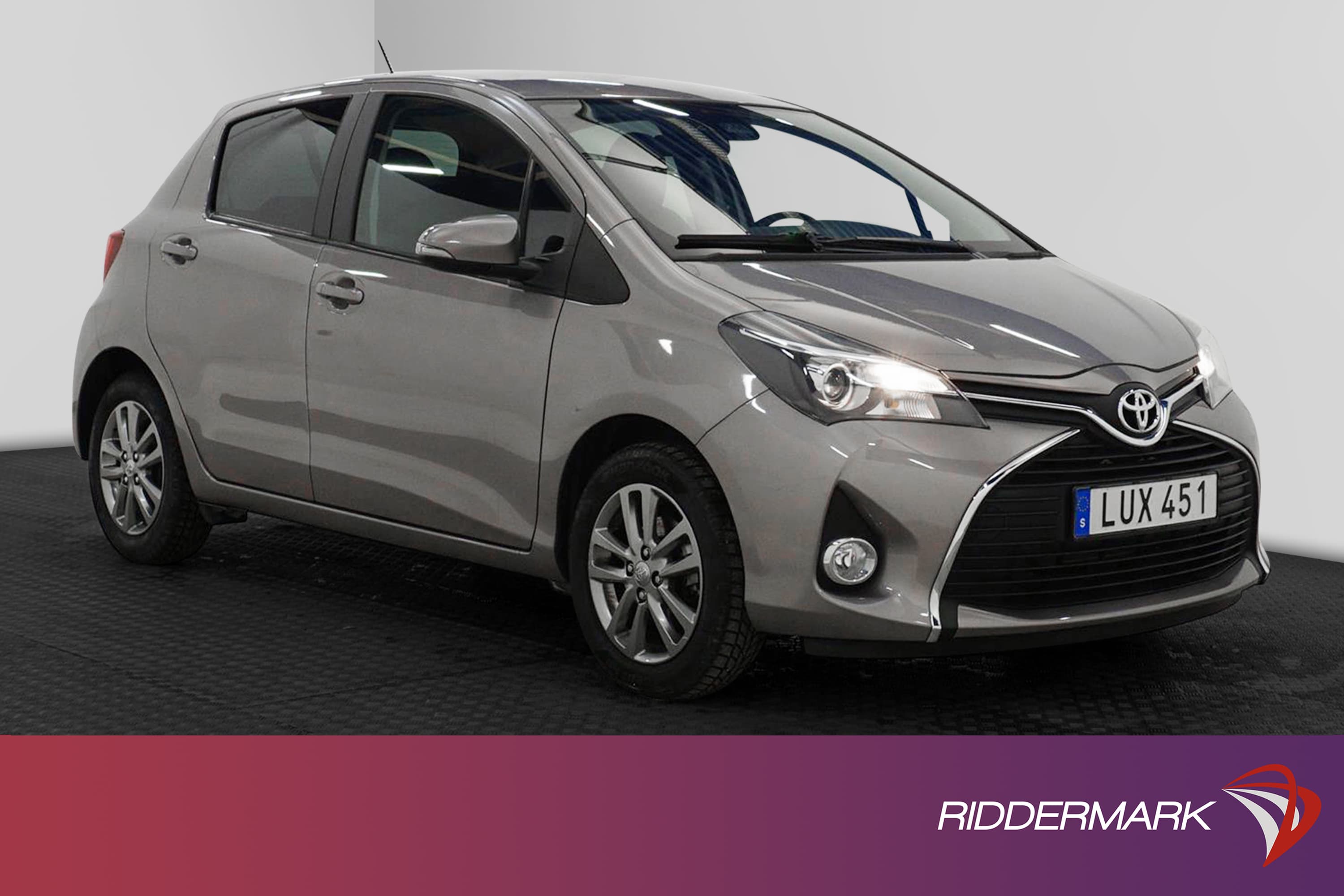 Toyota Yaris 1.33 99hk 1 Bruk B-Kamera 426kr Skatt 0,49L/mil