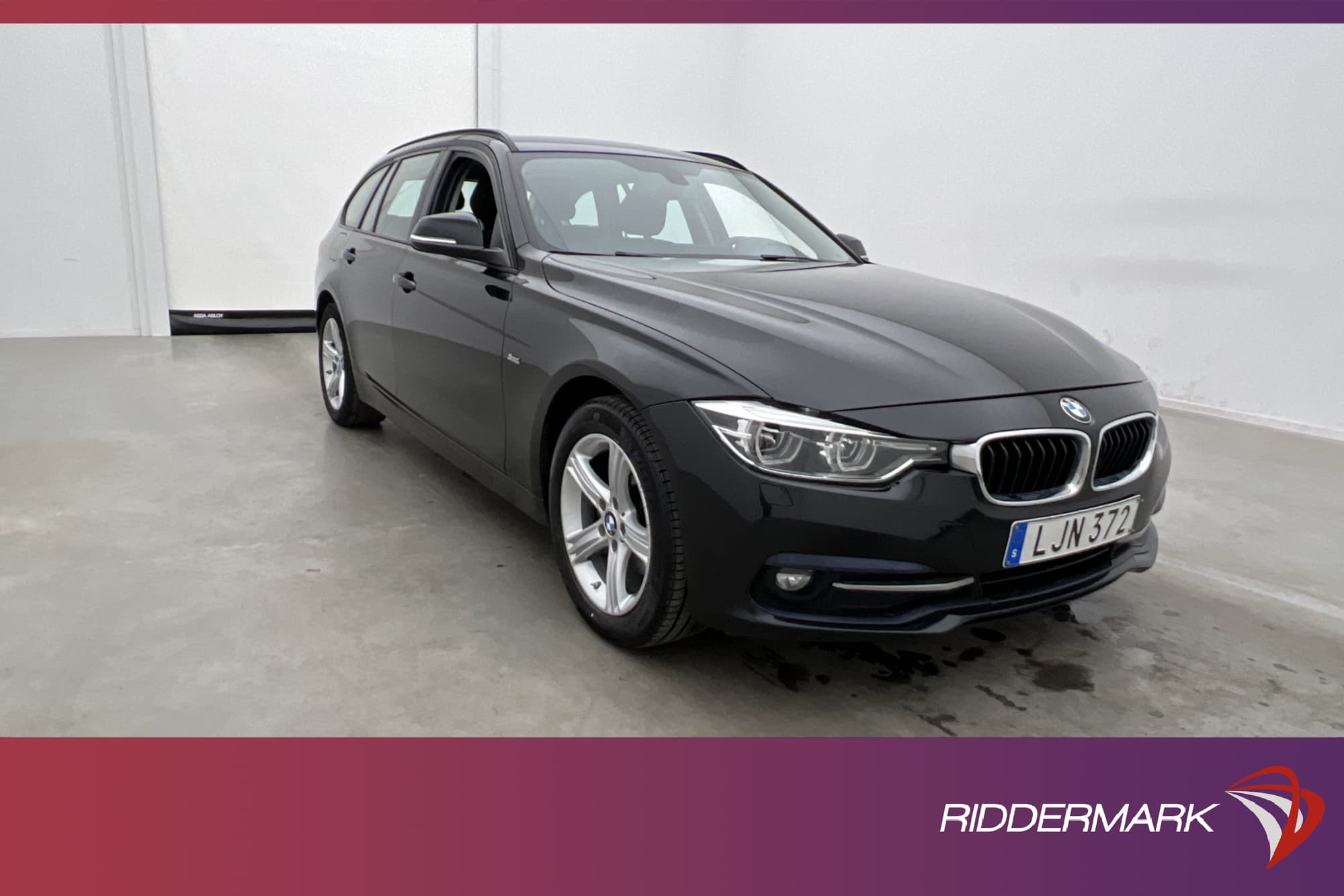 BMW 320d xDrive Touring Sport line Dragkrok Cockpit Navi
