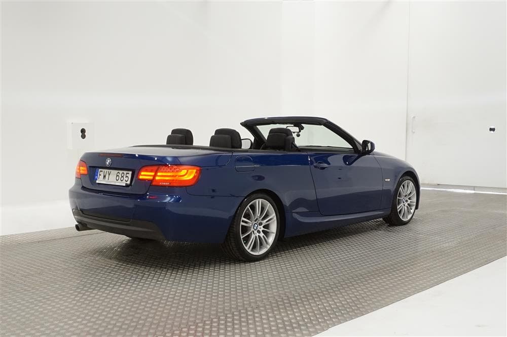 BMW 320i Cabriolet 170hk M-Sport 1-brukare Plåtcab 0,56l/milexteriör